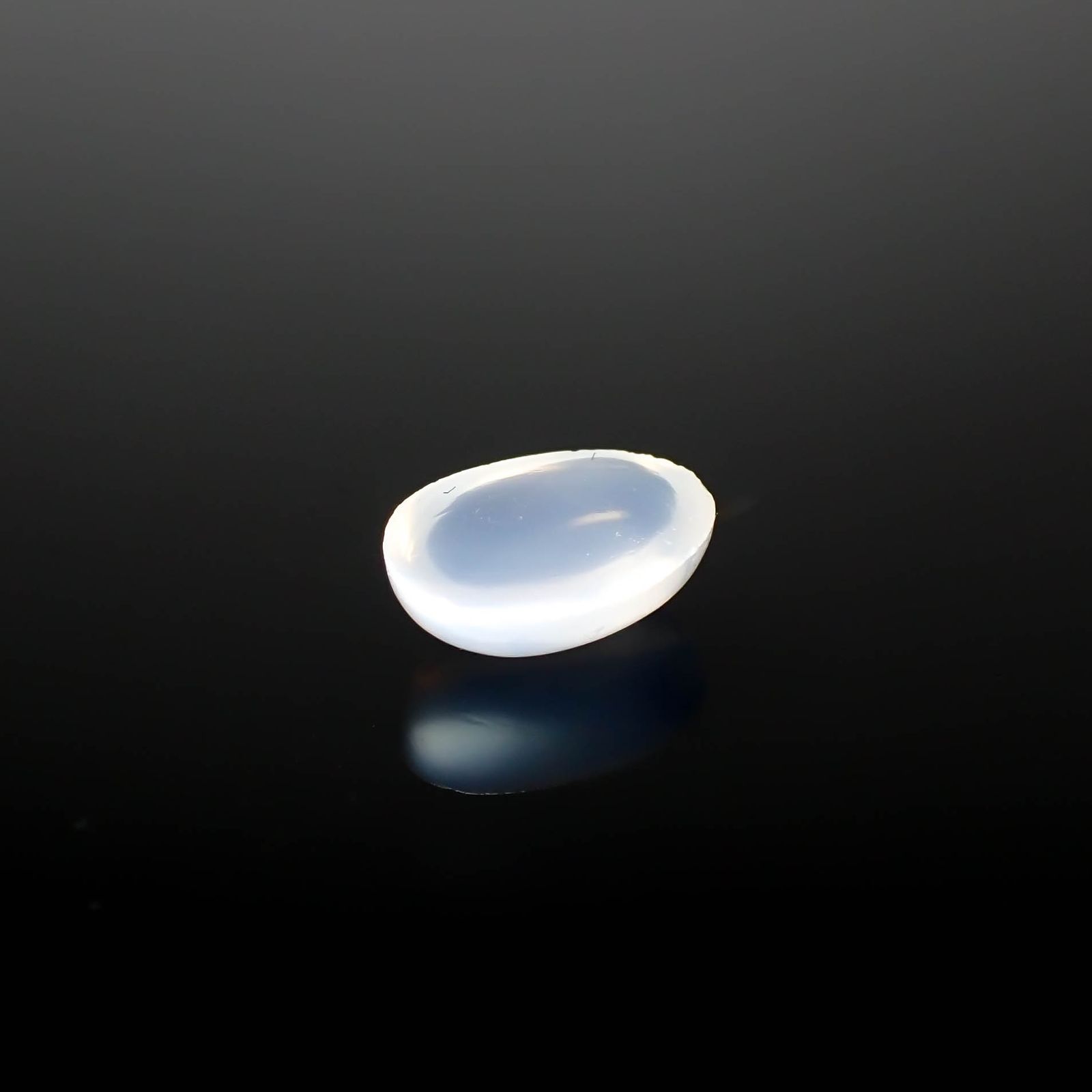 ムーンストーン(宝石名オーソクレース)インド/スリランカ産 1.11ct 識別済[240527724]8.2x6.2mm前後