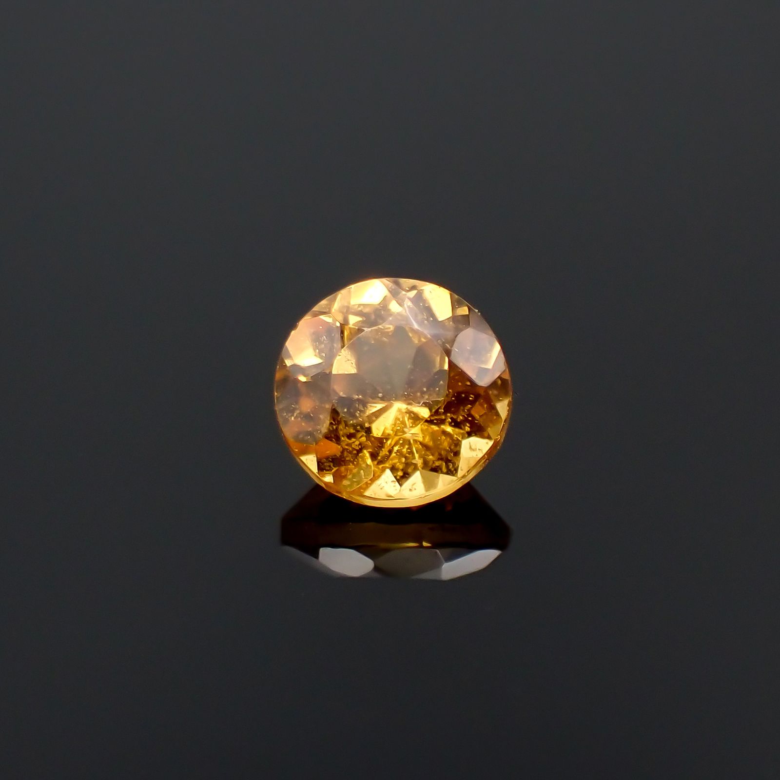 スペサルティンガーネット ナイジェリア産 0.51ct[230923373]4.5x4.4mm前後