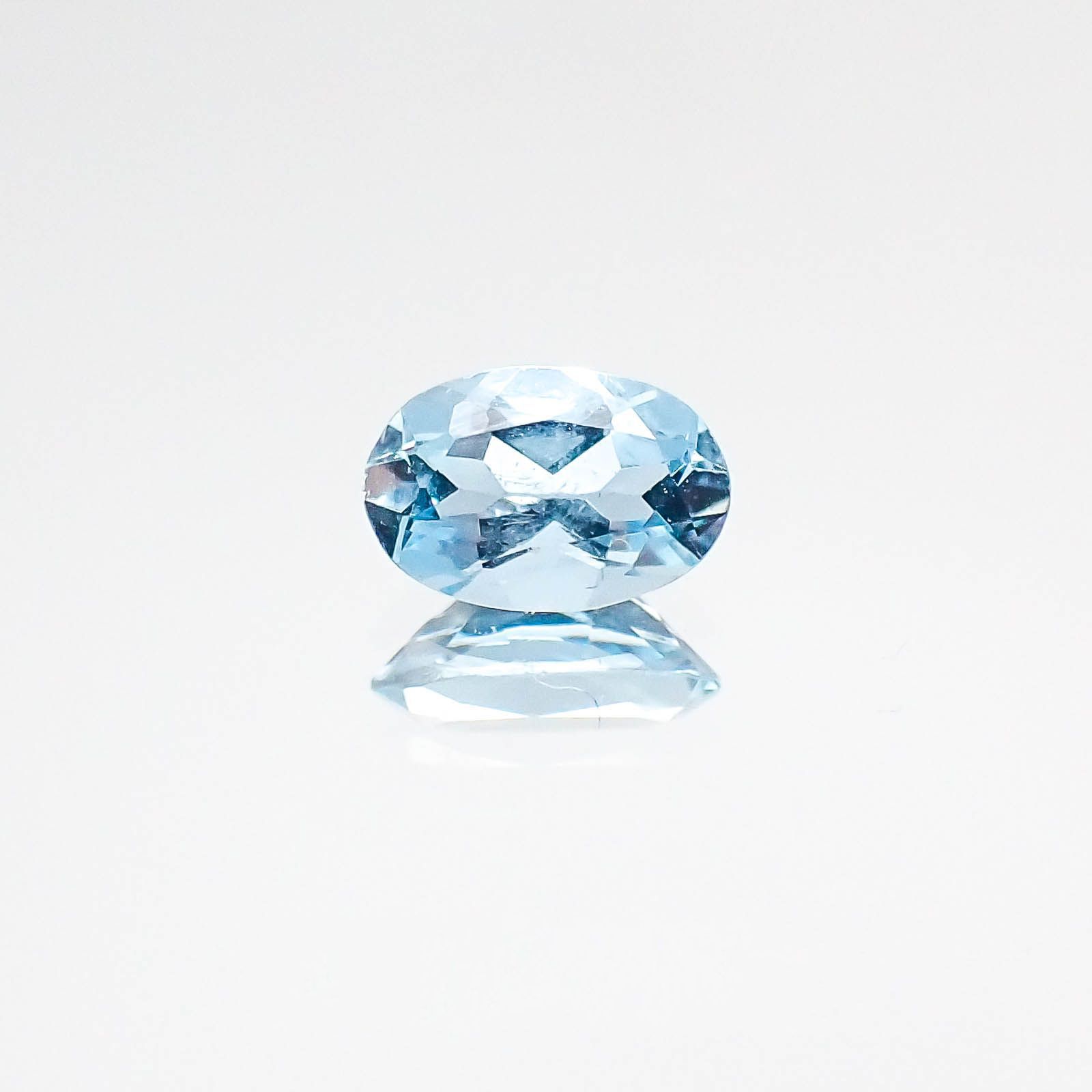 アクアマリン サンタマリアカラー(宝石名アクアマリン)モザンビーク産 0.37ct 識別済[220817251]6.1x4mm前後
