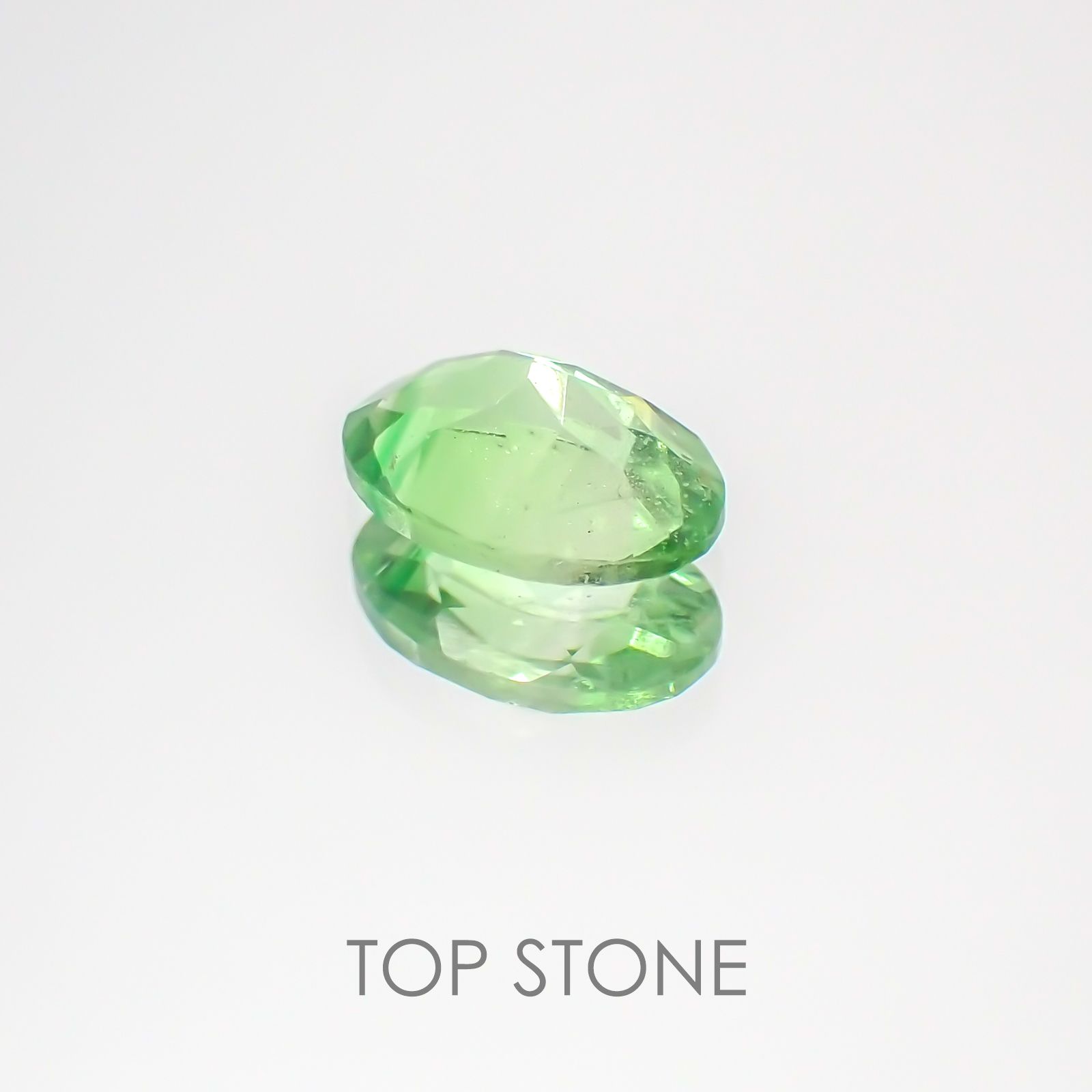 ミントガーネット タンザニア産 ルース 0.55ct[20117908]6.2×4.2mm前後