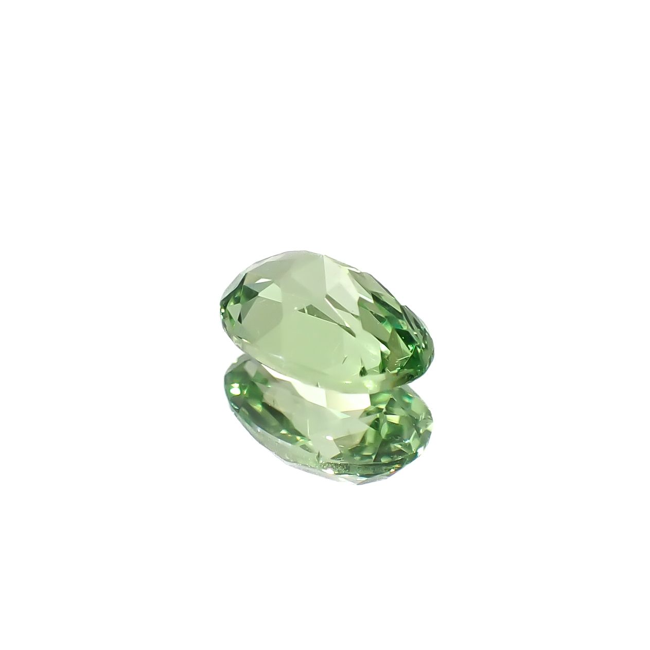 ミントガーネット(宝石名ガーネット)タンザニア産 0.52ct 識別済[241229614]6x4mm前後