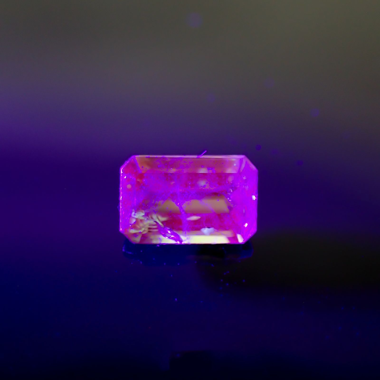 バイカラーツァボライト(宝石名グリーン グロッシュラー・ガーネット)タンザニア産 1.21ct 識別済[231124261]7.1x4.6mm前後