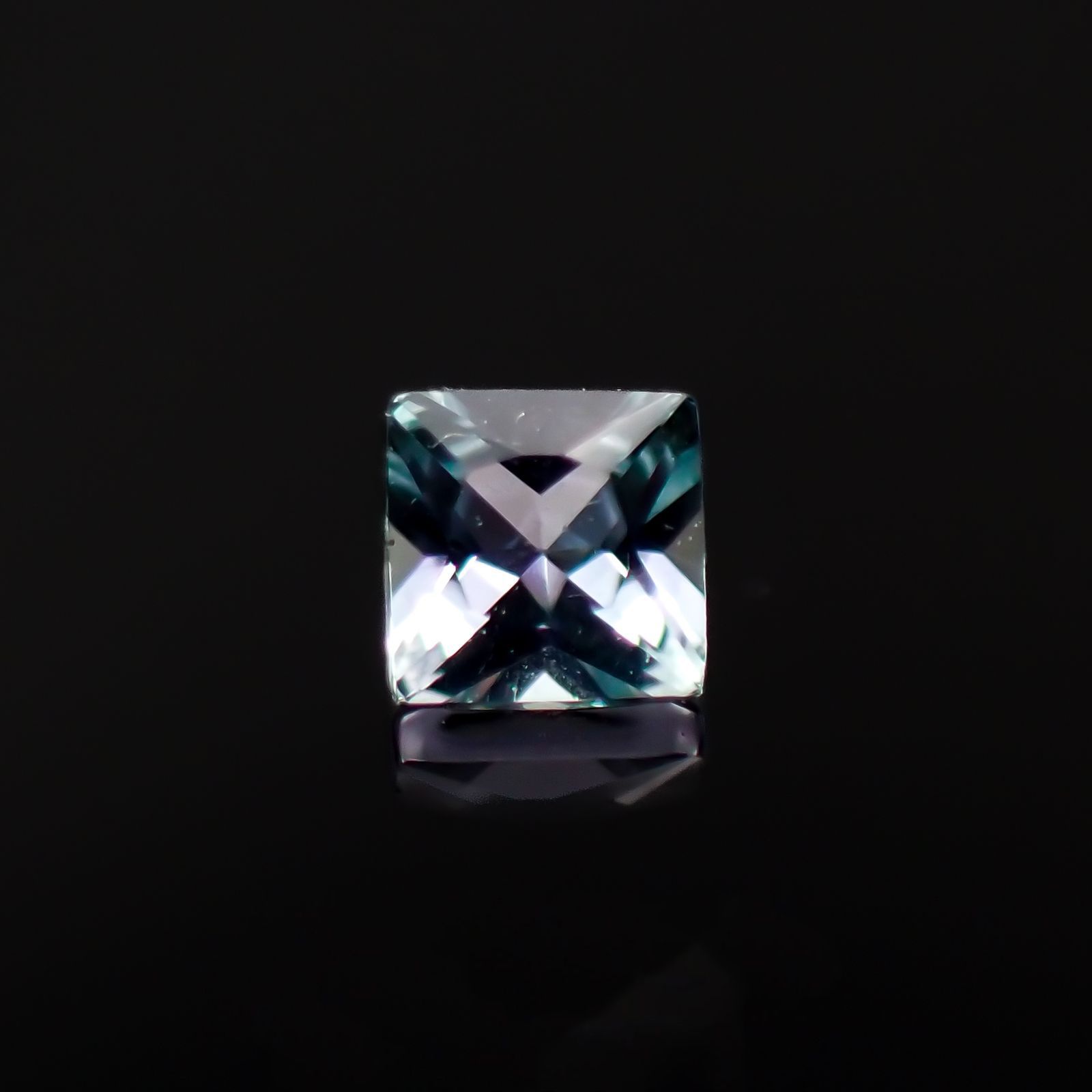 ◇プリンセスカット◇ブルーグリーンコーネルピン(宝石名コーネルピン)タンザニア産 0.067ct 識別済[221219237]2x2mm前後