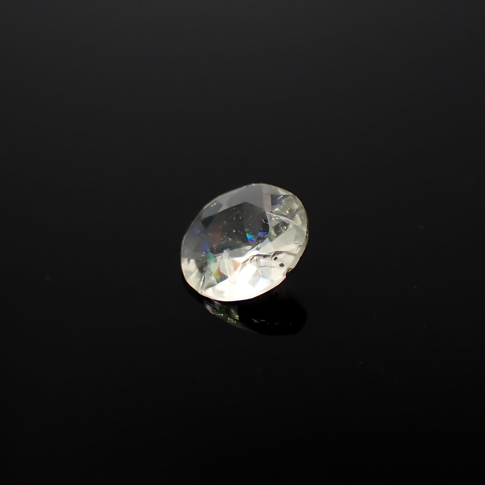 リューサイト 遊色効果あり(宝石名リューサイト)イタリア産 0.44ct 識別済[240628411]6x6mm前後