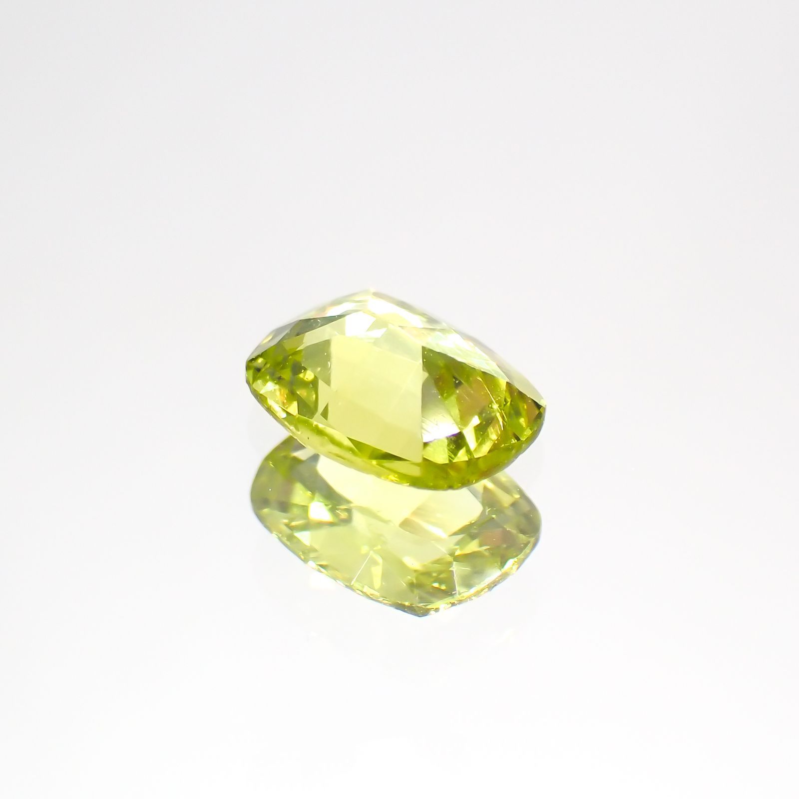 クリソベリル(宝石名クリソベリル)マダガスカル産 0.49ct 識別済[220114490]5.7x4.4mm前後