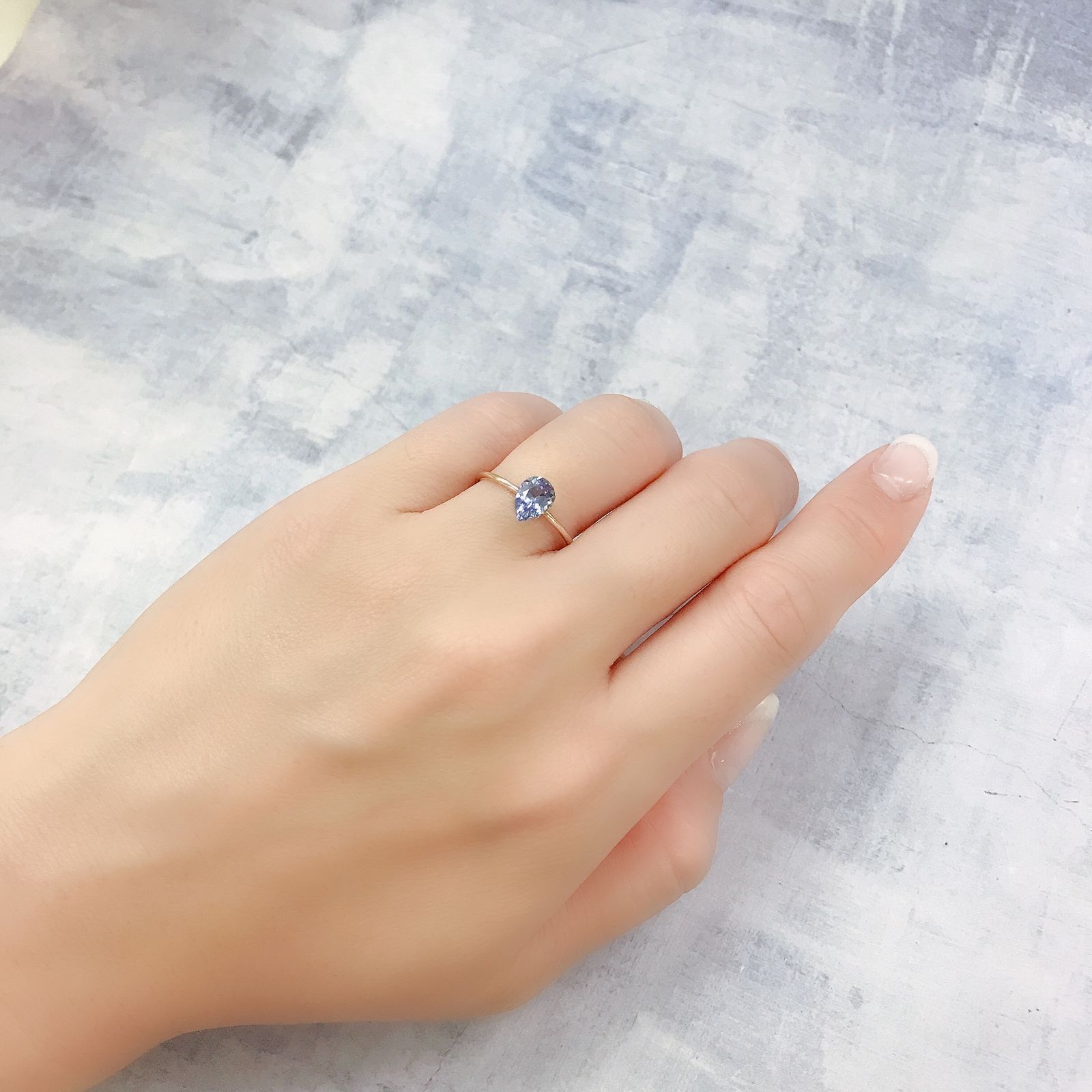 バイカラータンザナイト(宝石名タンザナイト)タンザニア産 0.84ct 識別済[220716998]7.4x5.4mm前後