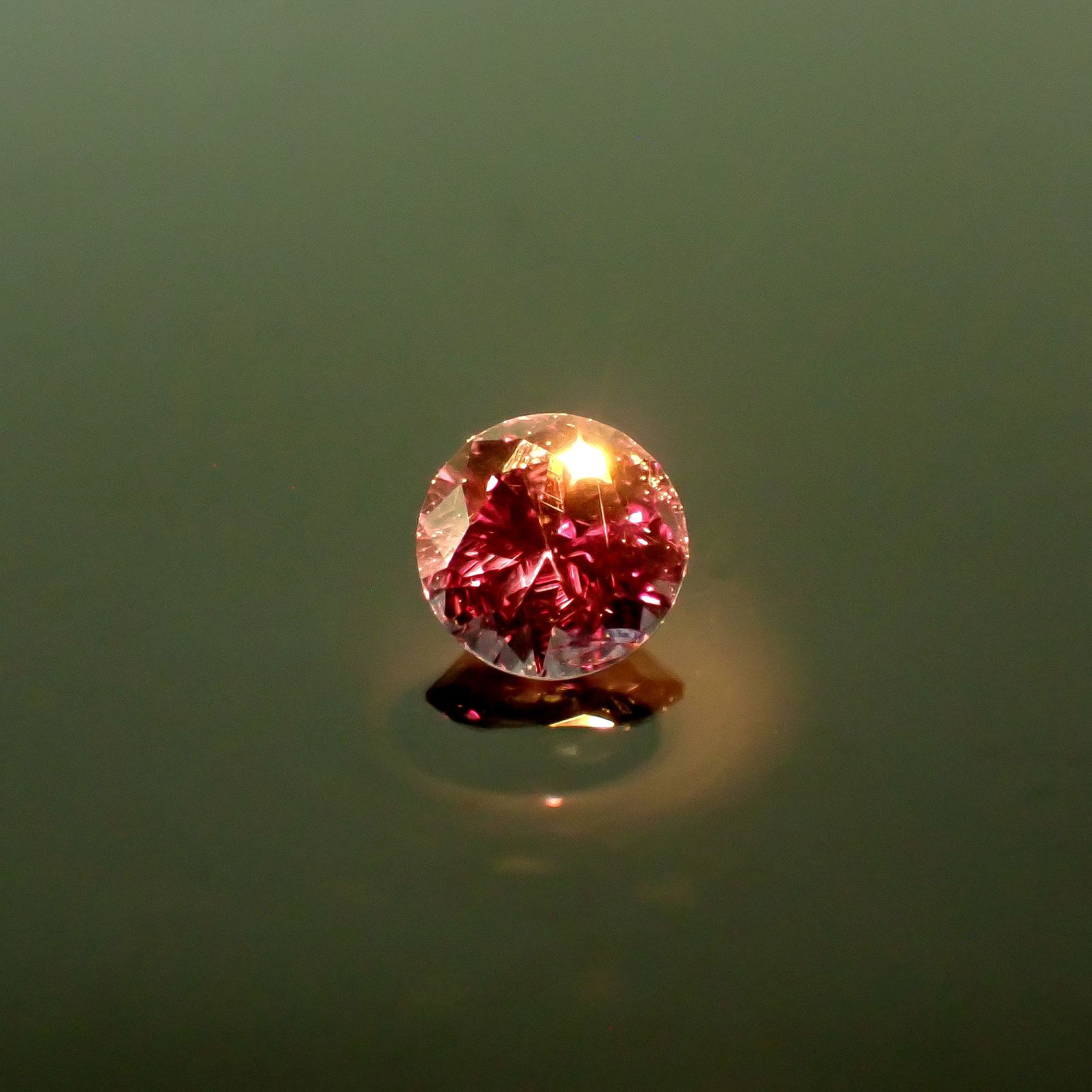 ベキリーブルーガーネット（カラーチェンジガーネット アレキタイプ） マダガスカル・ベキリー産 0.28ct / 4x4mm前後 [251231511]