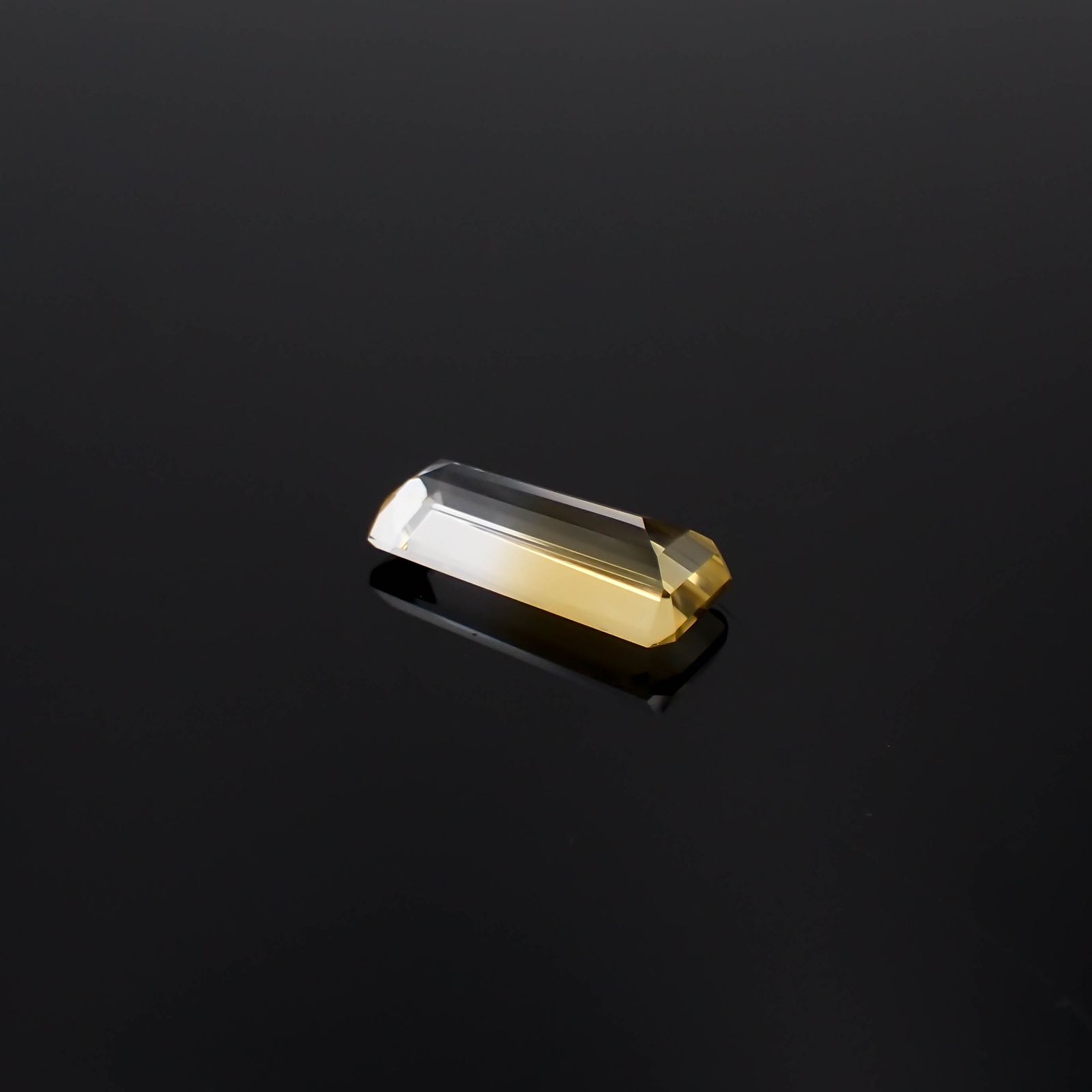 バイカラーシトリン ブラジル・ミナスジェライス州産 11.79ct[240326471]22.5x9.4mm前後