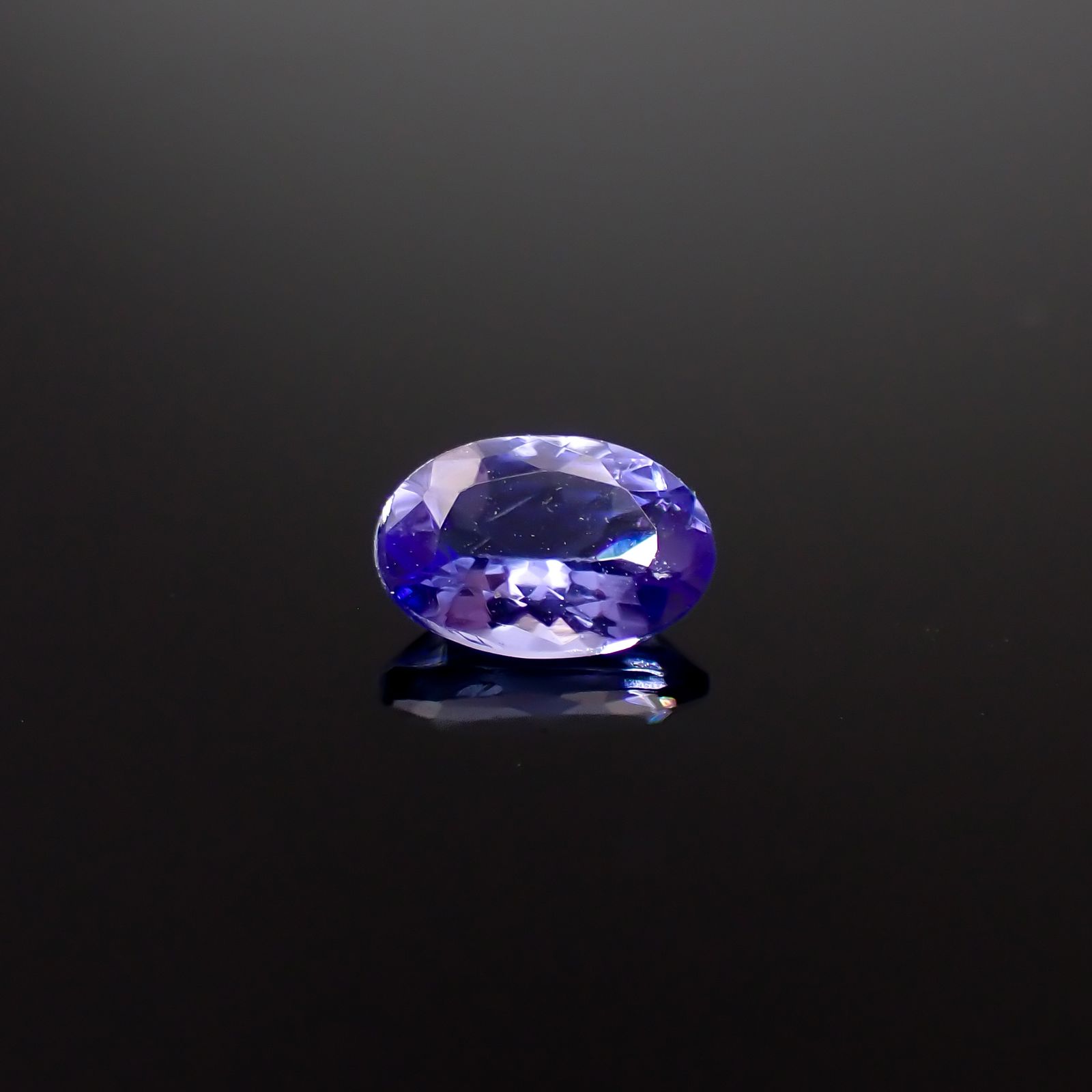 タンザナイト(宝石名タンザナイト)タンザニア産 0.44ct 識別済[240628336]5.8x3.8mm前後