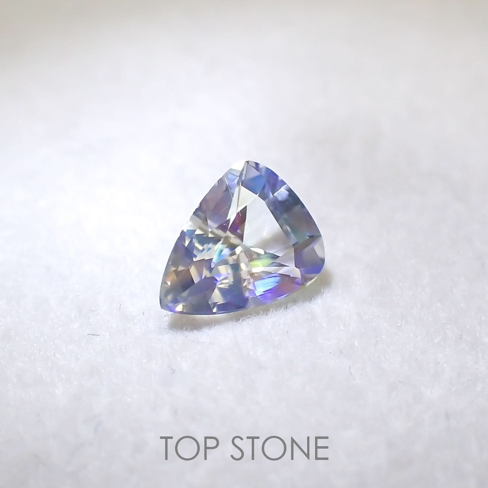 レインボームーンストーン(アンデシンラブラドライト) マダガスカル産 ルース 0.7ct[210410408]7×5.5mm前後