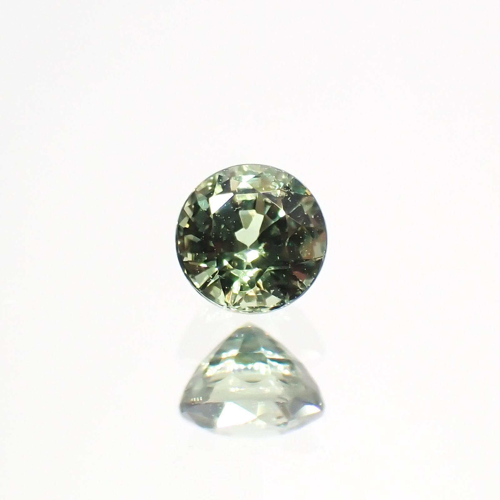 グリーンクリソベリル(宝石名クリソベリル)スリランカ/マダガスカル産 0.26ct 識別済[220114481]3.4x3.4mm前後