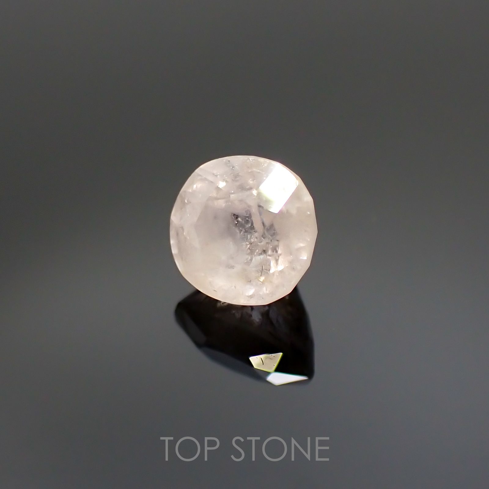 ターフェアイト(宝石名ターフェアイト) スリランカ産 0.921ct ソ付(彩珠)[19111863]5.5×5.1mm前後