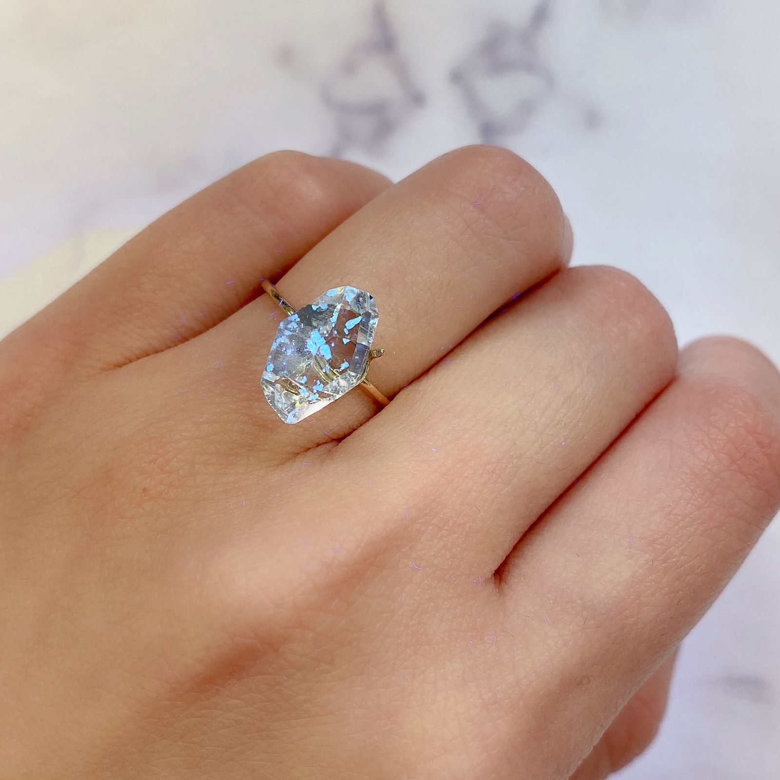 オイルインクォーツ原石 パキスタン産 4.26ct[210811434]13.1×8.7mm前後