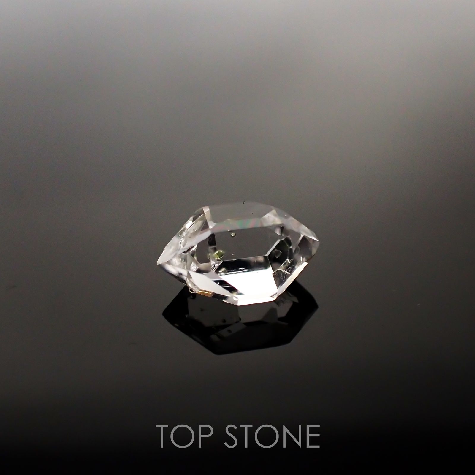 オイルインクォーツ パキスタン産 ルース 3.65ct[210911445]12.2×8.4mm前後