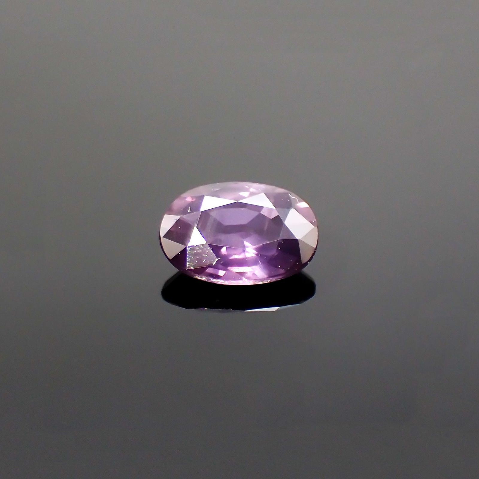 バイカラーサファイア(宝石名バイカラー・サファイア) マダガスカル/タンザニア産 識別済 0.84ct / 7x4.9mm前後 [210812484]