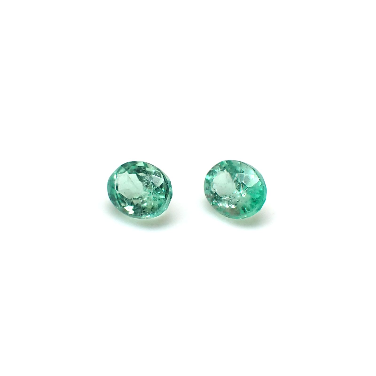 ◇ペアセット◇パステルカラーエメラルド ザンビア産 0.37ct(2pcs合計) [250430240]4x3mm前後