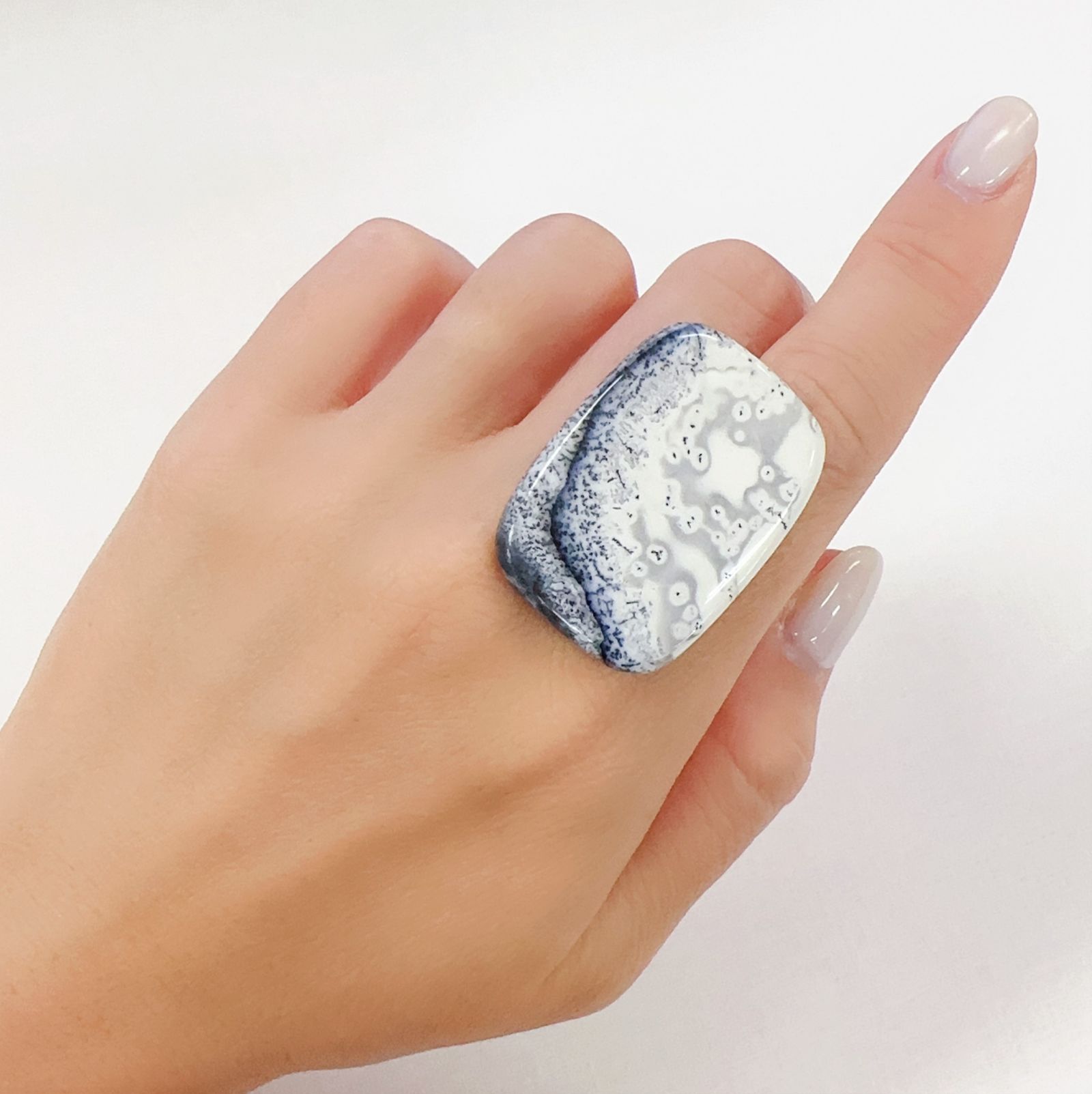 デンドリチックオパール ブラジル産 46.34ct[230722770]34.6x25mm前後