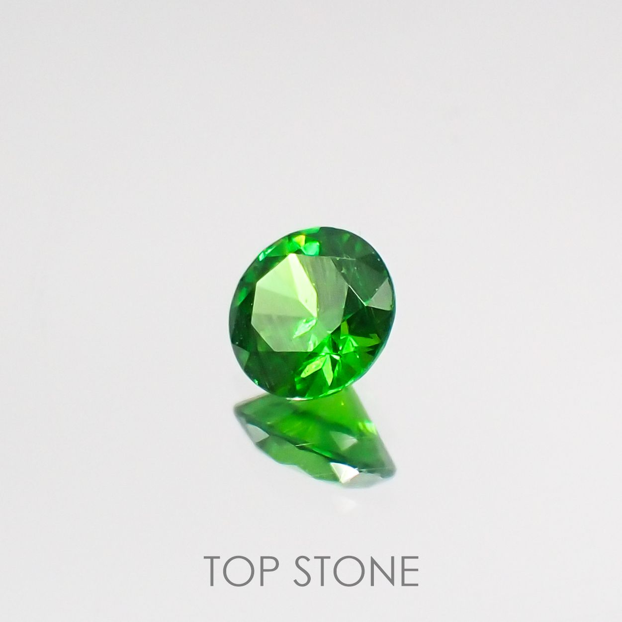 デマントイドガーネット ロシア産 ルース 0.19ct[210711590]3.5×3.5mm前後