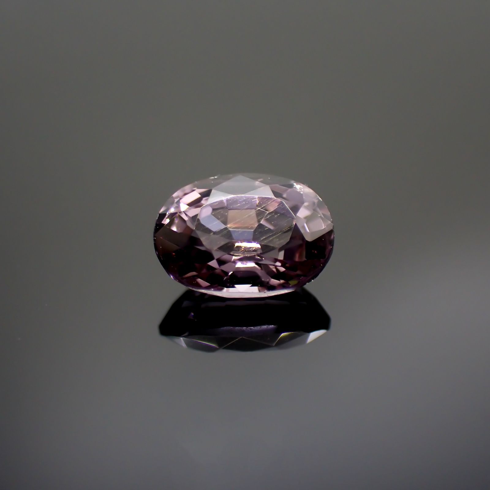 バイオレットスピネル(宝石名スピネル)ビルマ産 1.05ct 識別済[220113922]7x5.1mm前後