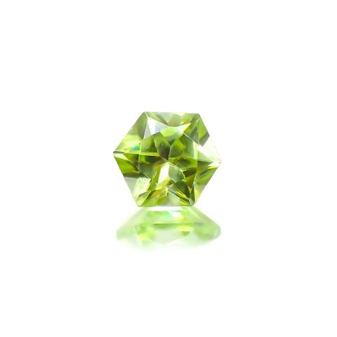 ◇ヘキサゴンカット◇スフェーン(宝石名スフェーン)マダガスカル産 識別済 0.56ct / 4.8x4.8mm前後 [231224438]