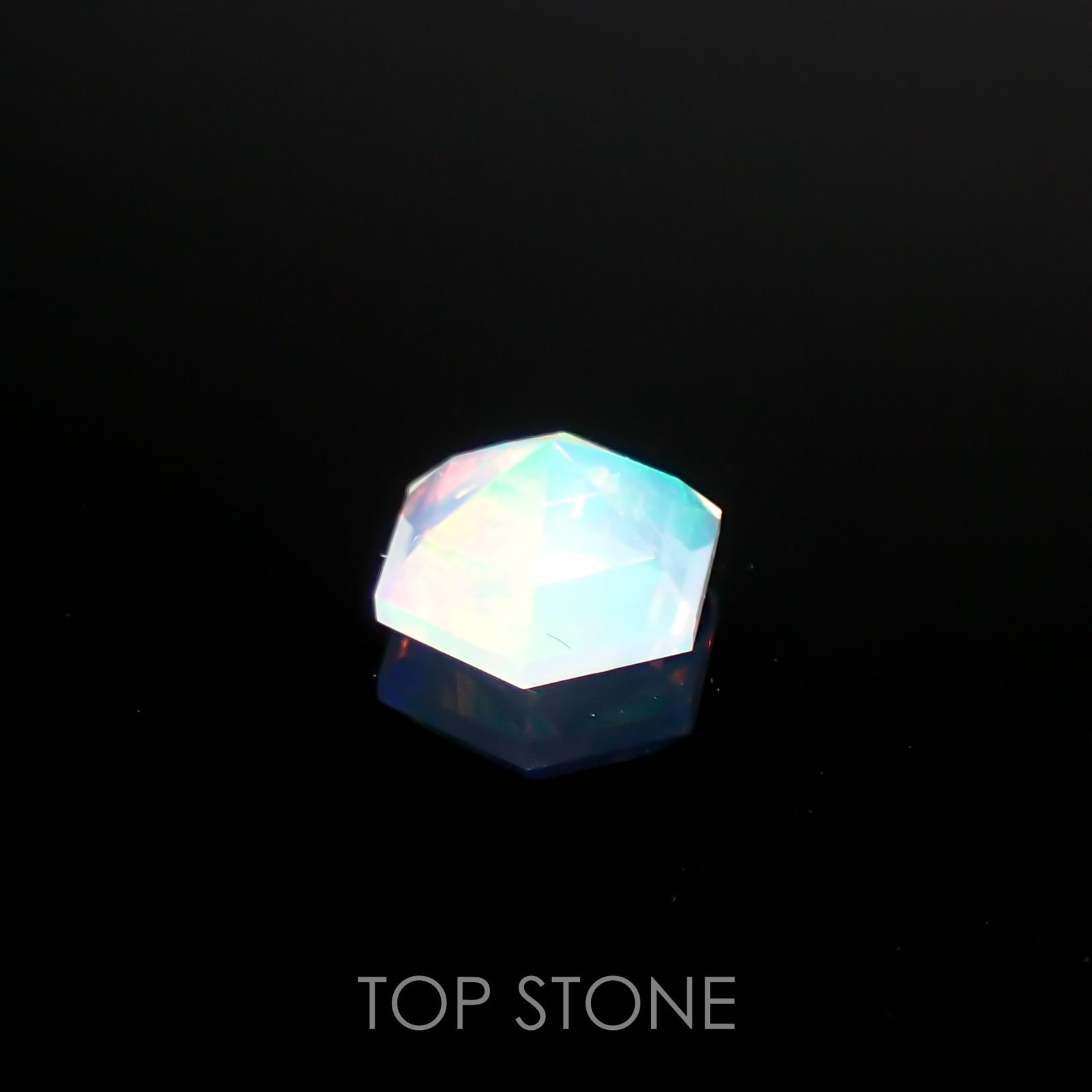 ◇ヘキサゴンカット◇エチオピアオパール(宝石名オパール)エチオピア産 0.33ct 識別済[220115480]4.8x4.8mm前後