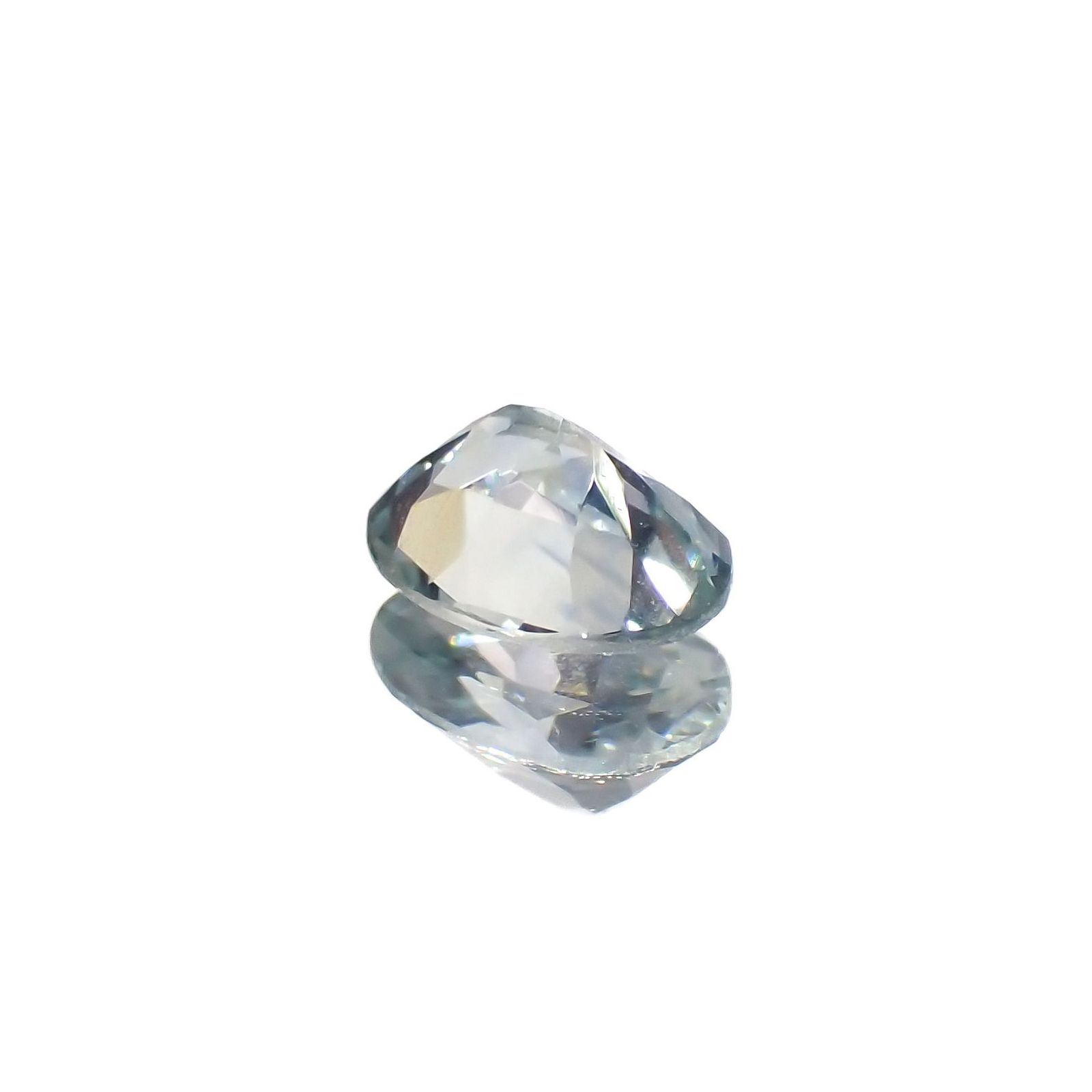 モンタナサファイア(宝石名サファイア)アメリカ・モンタナ州産 識別済 0.40ct / 5.2x3.9mm前後 [260422431]