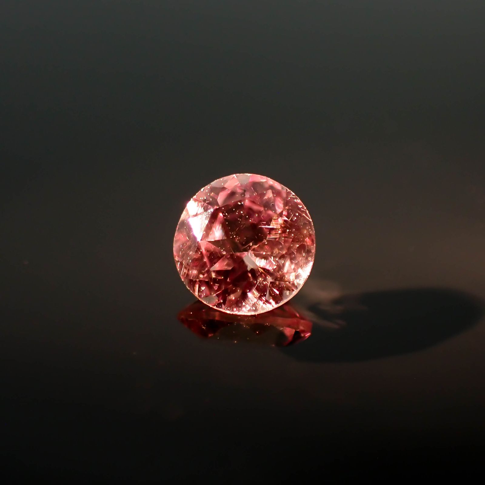 ドラゴンガーネット タンザニア産 0.51ct[230421461]4.6x4.6mm前後
