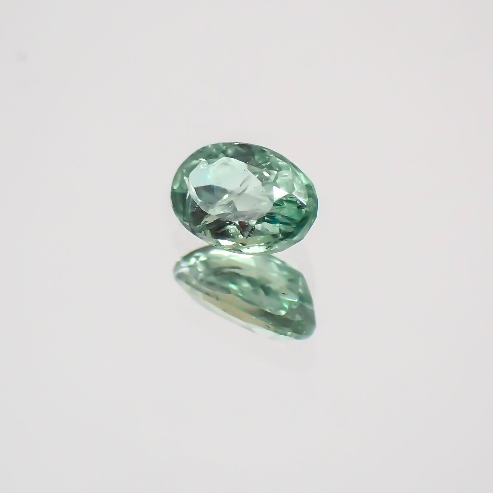 アレキサンドライト ブラジル産 ルース 0.18ct[20052350]4.1×2.8mm前後