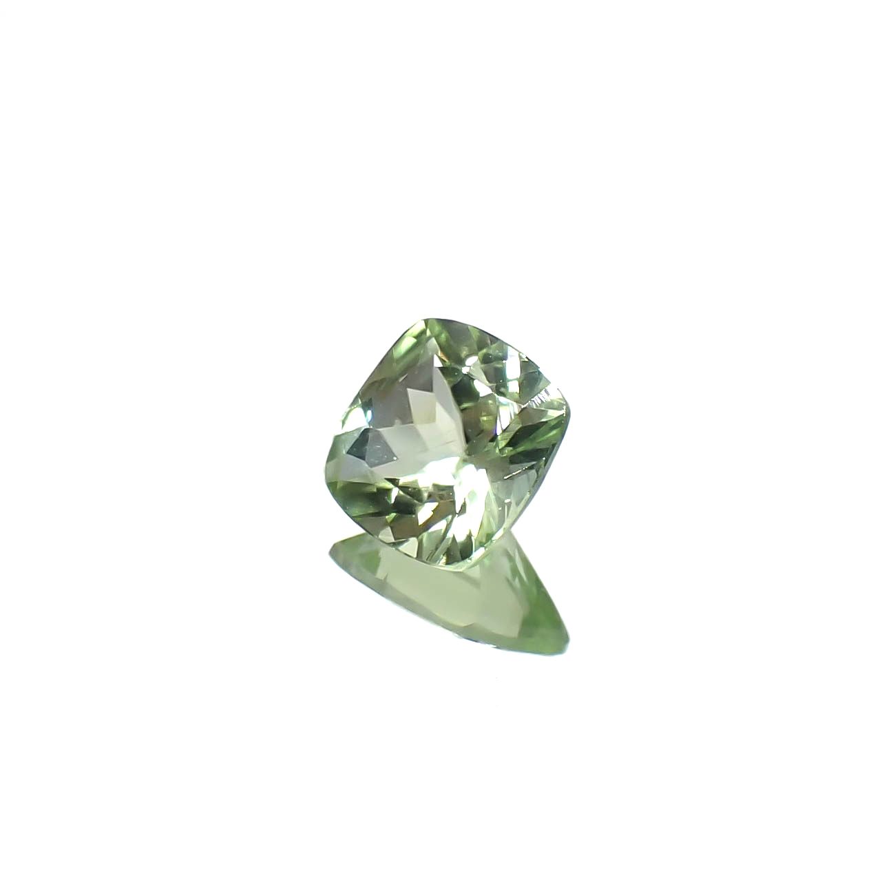 ペリドット(宝石名ペリドット)パキスタン/ノルウェー産 1.385ct ソ付(彩珠)[240728515]7.2x7.1mm前後