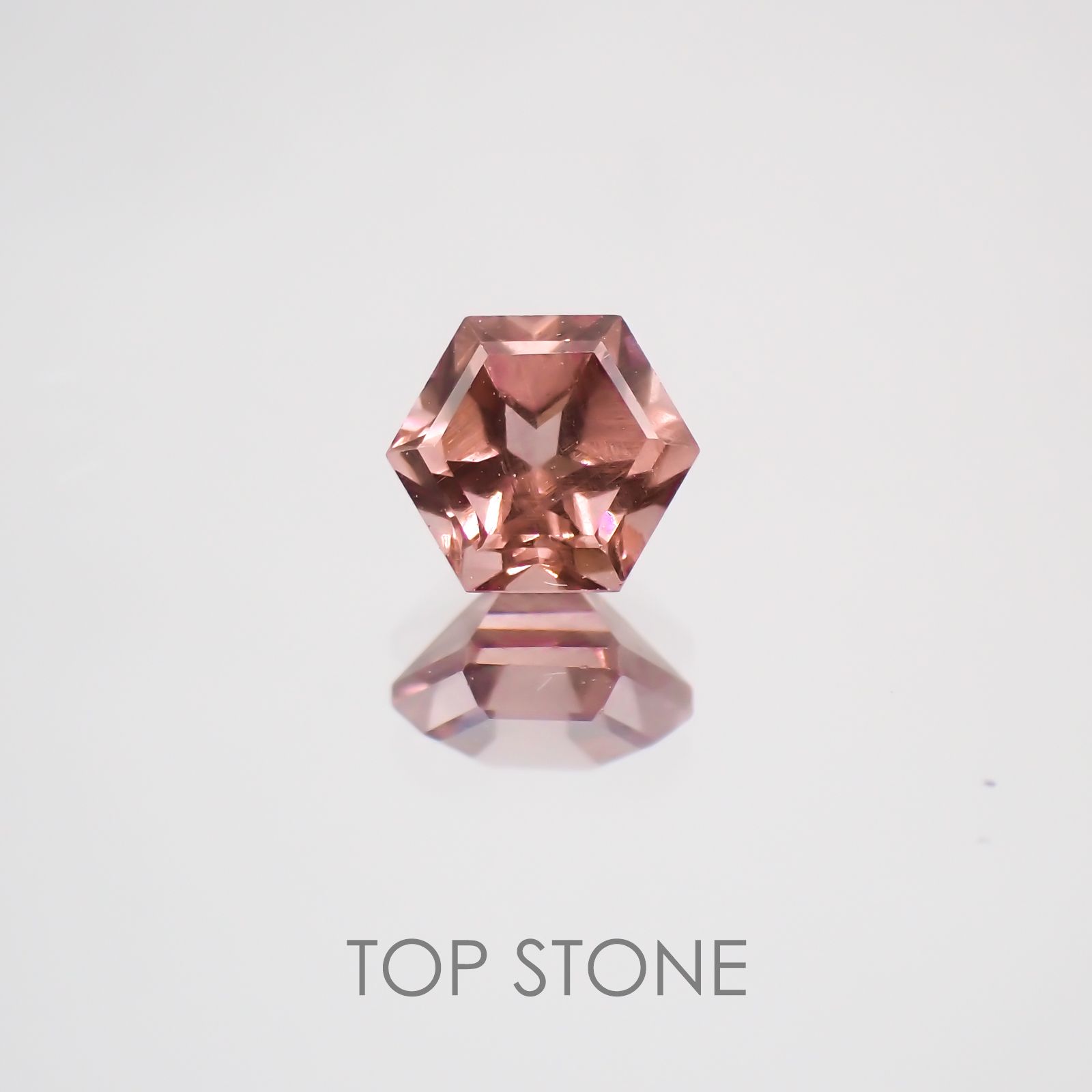 ◇ヘキサゴンカット◇マラヤガーネットSA タンザニア産 ルース 0.43ct[210210093]4.1×4.1mm前後