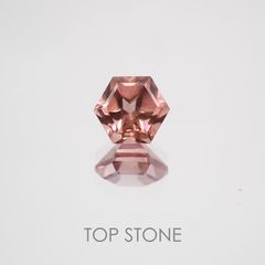 ◇ヘキサゴンカット◇マラヤガーネットSA タンザニア産 ルース 0.43ct[210210093]4.1×4.1mm前後
