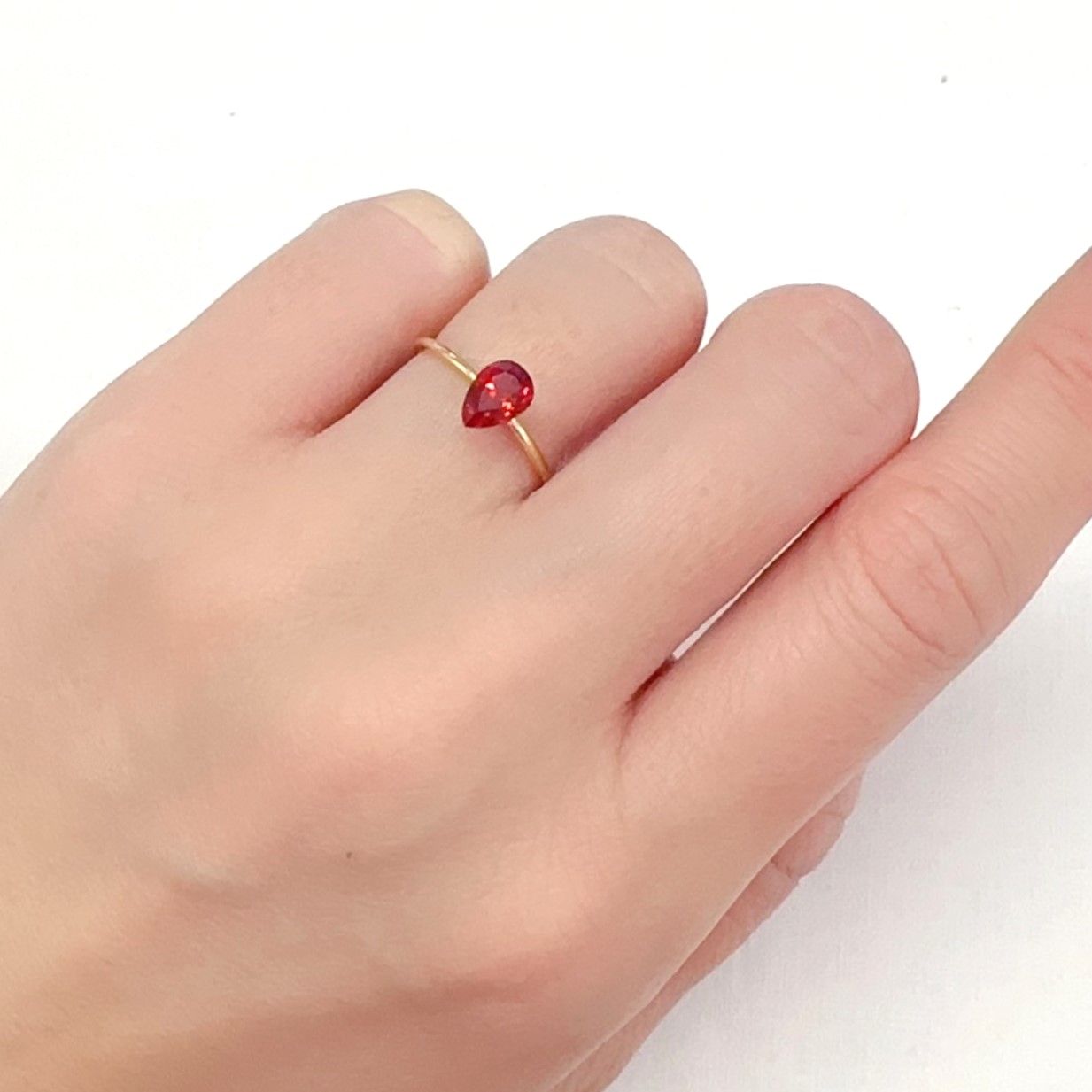 アンデシン(宝石名アンデシン/ラブラドライト)チベット産 0.63ct 識別済[240125608]6.9x4..7mm前後