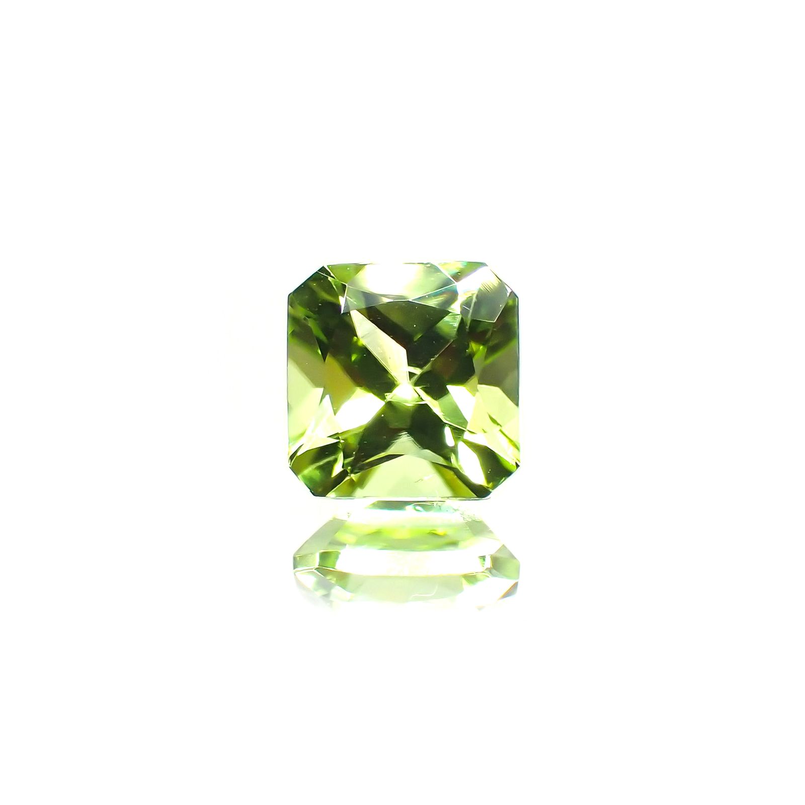 ◇アッシャーカット◇ペリドット(宝石名ペリドット) パキスタン産 1.21ct 識別済[210913483]6.1×6.1mm前後