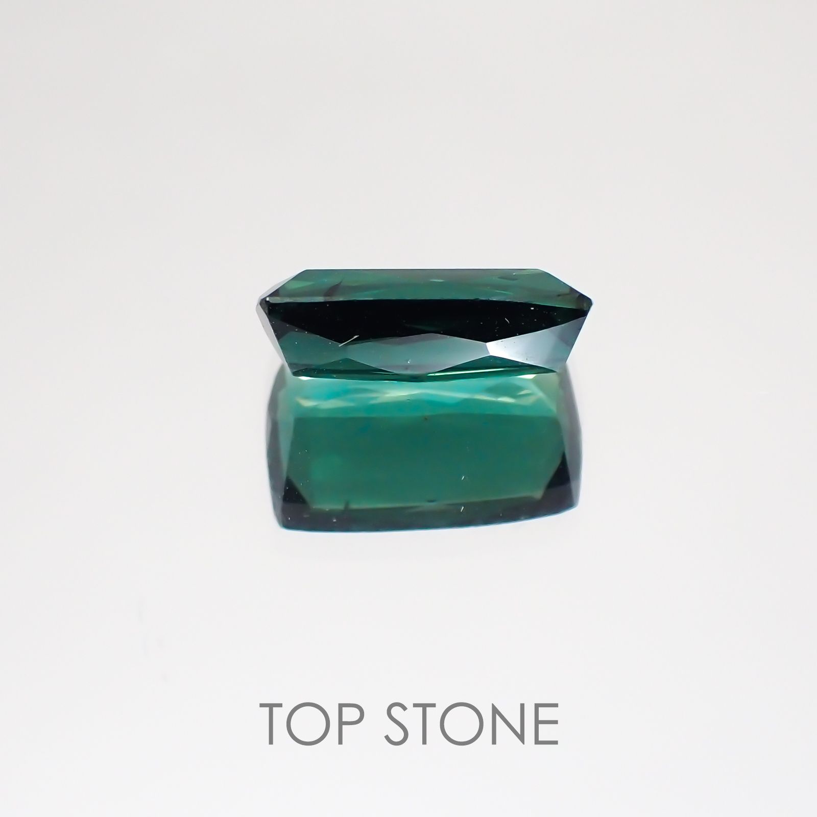グリーントルマリン ブラジル産 ルース 1.48ct[20021966]9.6×5.5mm前後