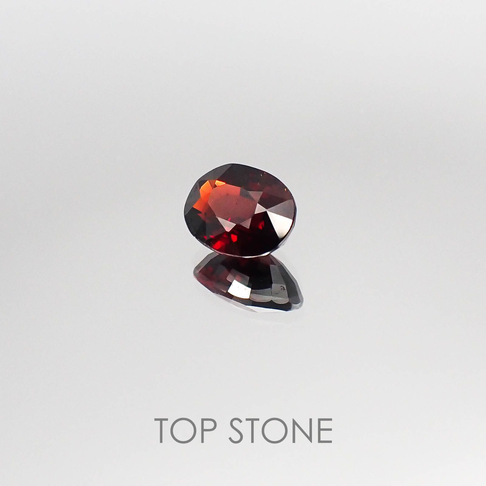 スペサルティンアルマンディンガーネット(宝石名スペサルティン アルマンディン・ガーネット) マダガスカル産 2.12ct 識別済[20073695]8.4×6.4mm前後