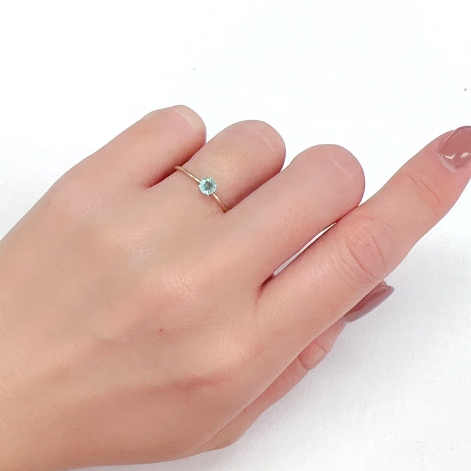 パステルカラーエメラルド コロンビア産 0.21ct[240225940]3.9x3.9mm前後
