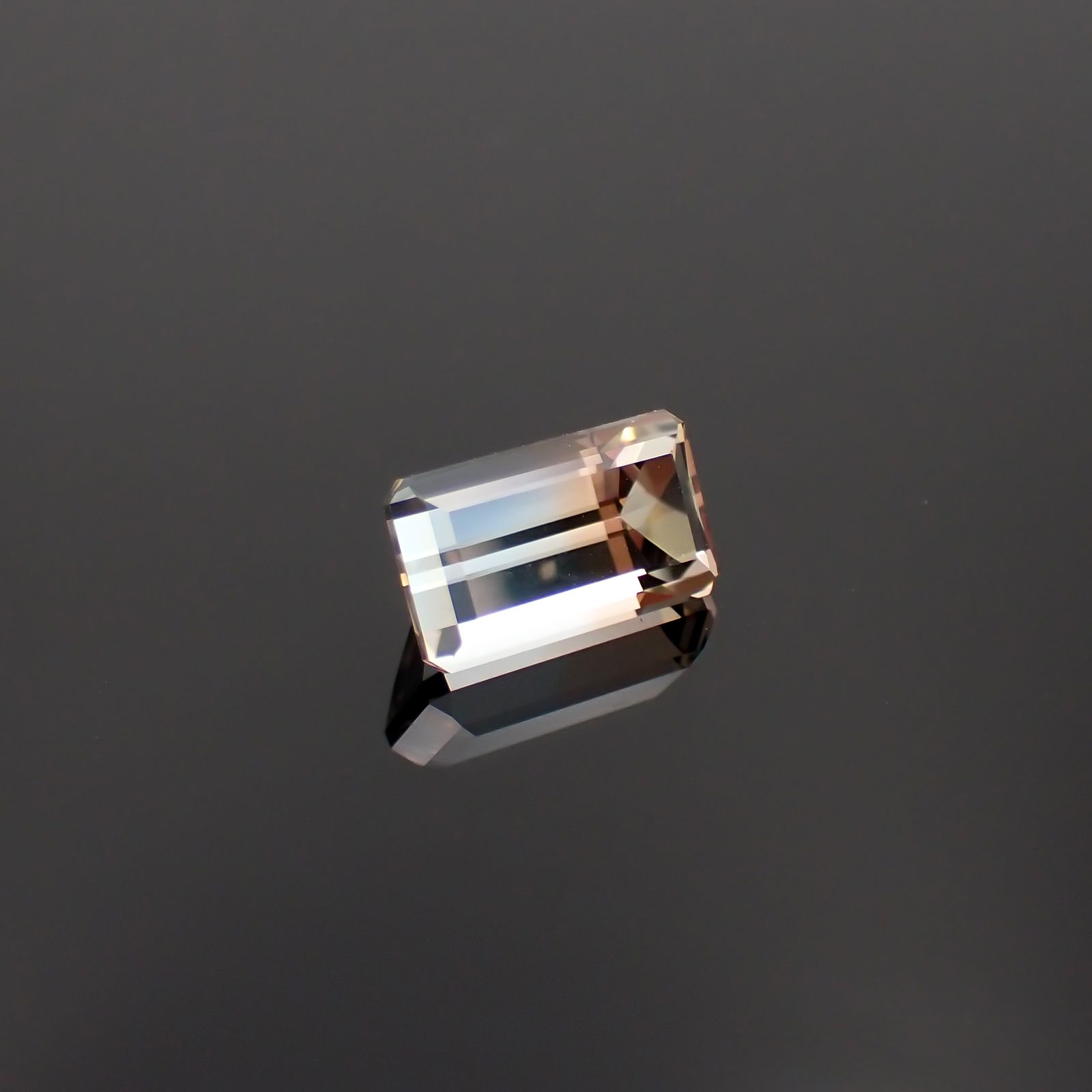 バイカラートパーズ ウクライナ産 4.47ct[231224894]11.1x6.5mm前後