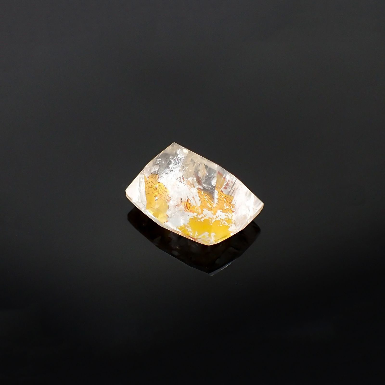 オーロラクォーツ ブラジル・ミナスジェライス産 16.80ct / 18x14.3mm前後 [220114369]
