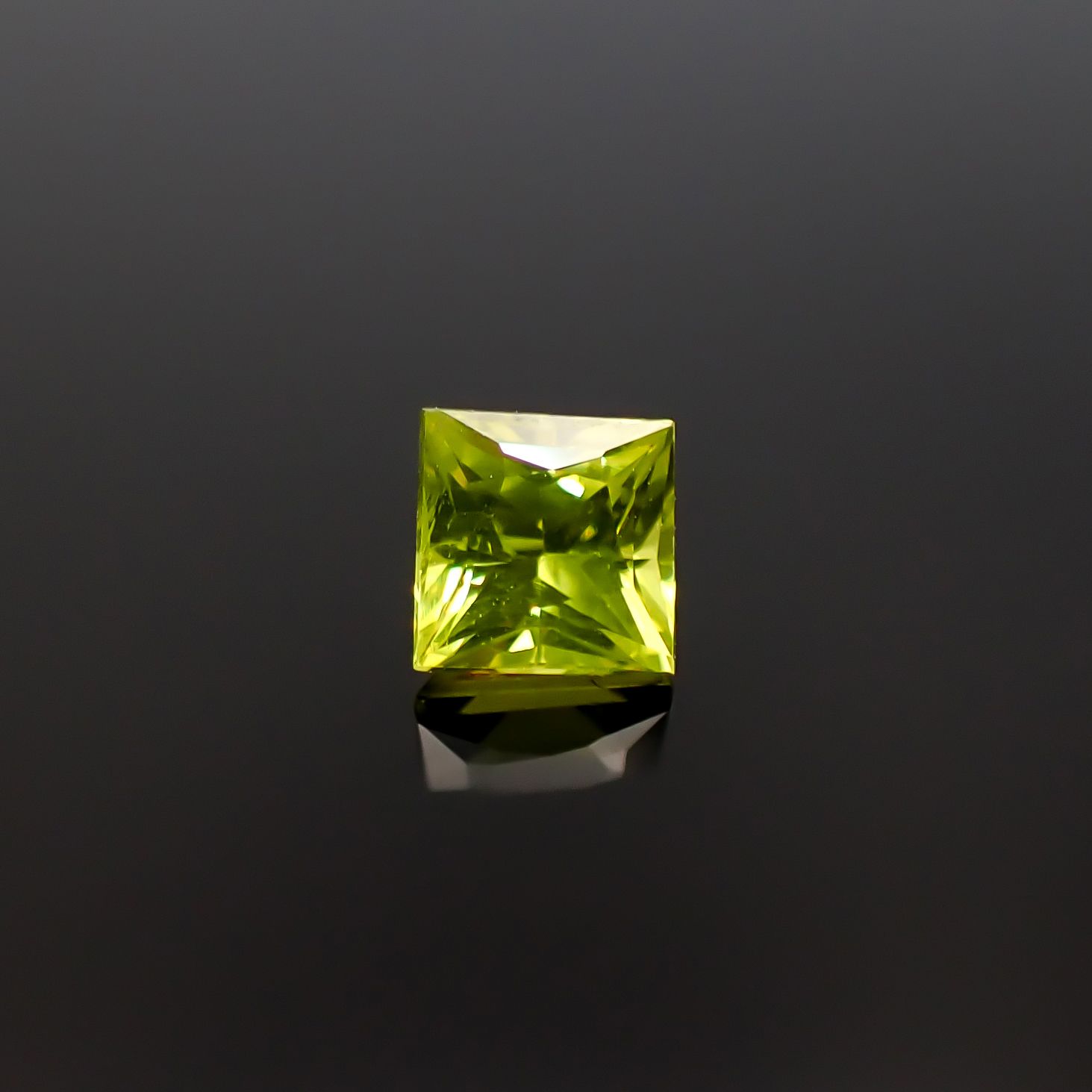 ◇プリンセスカット◇クリソベリル スリランカ/マダガスカル産 0.38ct [250330006]3.7x3.7mm前後