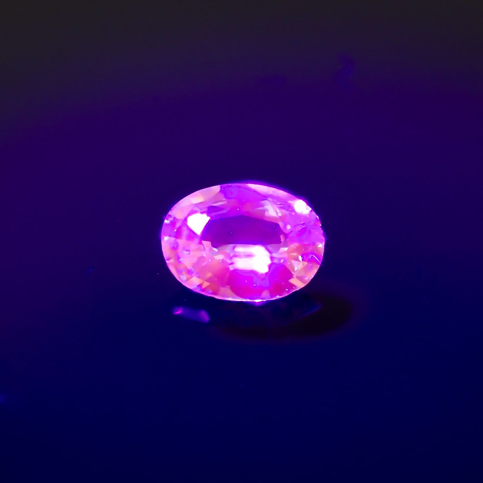 ミントガーネット(宝石名グリーン・グロッシュラー・ガーネット)タンザニア産 0.41ct 識別済[230923501]5.6x4.1mm前後