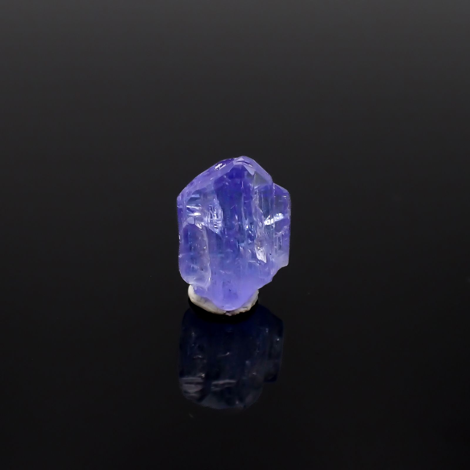 タンザナイト 原石(宝石名タンザナイト)タンザニア産 4.56ct 識別済[231224911]11.4x8.6mm前後