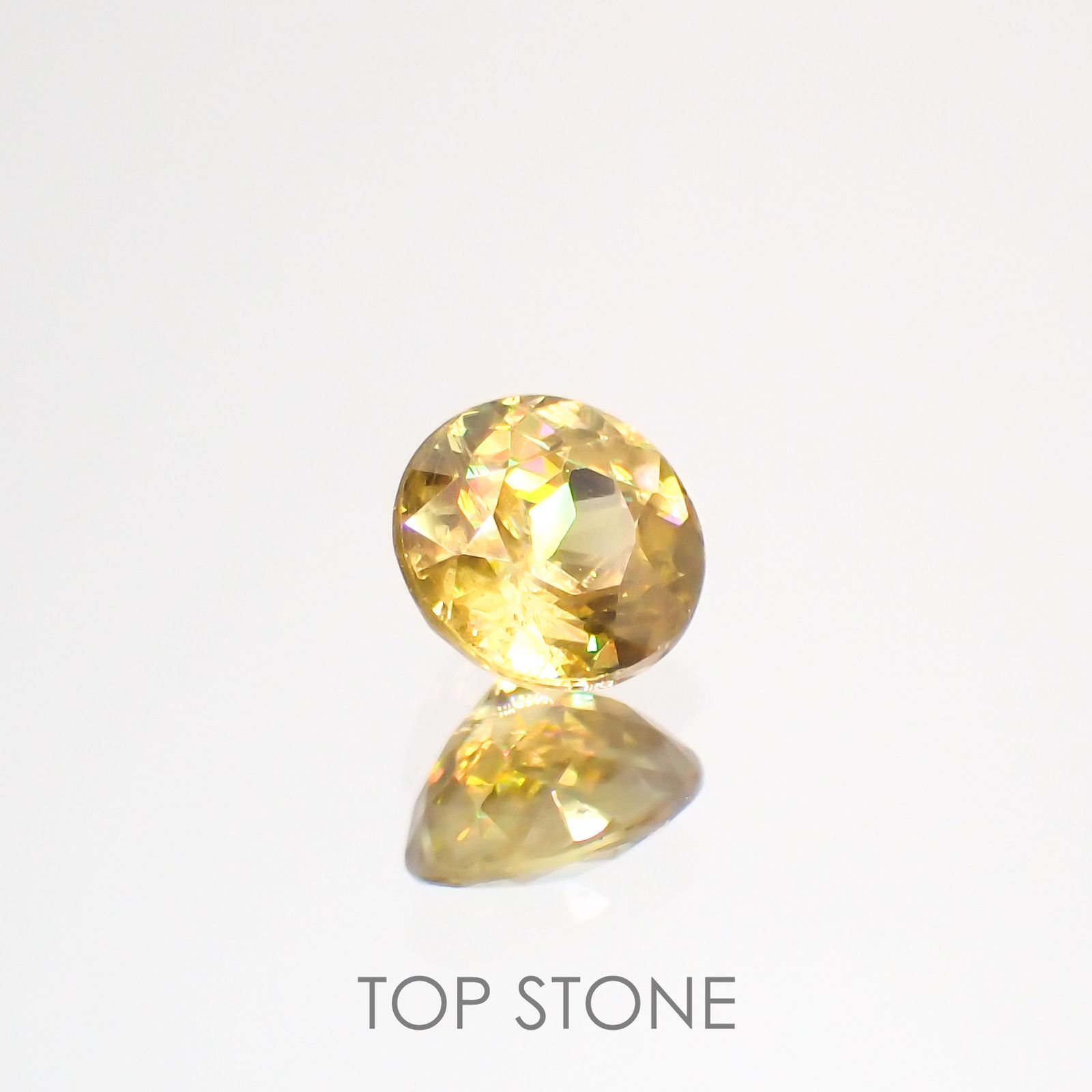 イエロースフェーン マダガスカル産 ルース 0.59ct[210812765]4.9×4.9mm前後