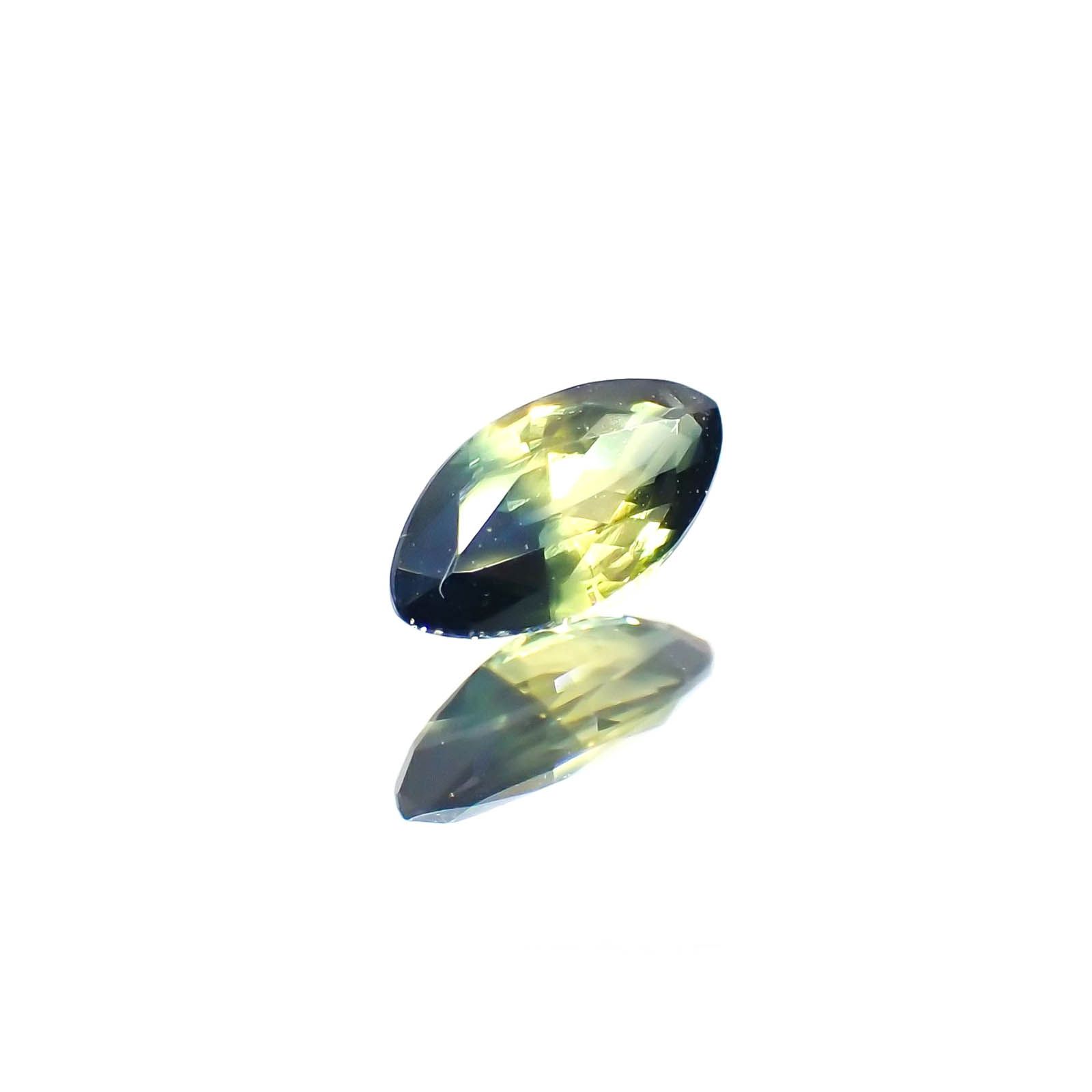 バイカラーサファイア(宝石名サファイア)マダガスカル/オーストラリア産 0.35ct 識別済[250114851]6.2x3.1mm前後