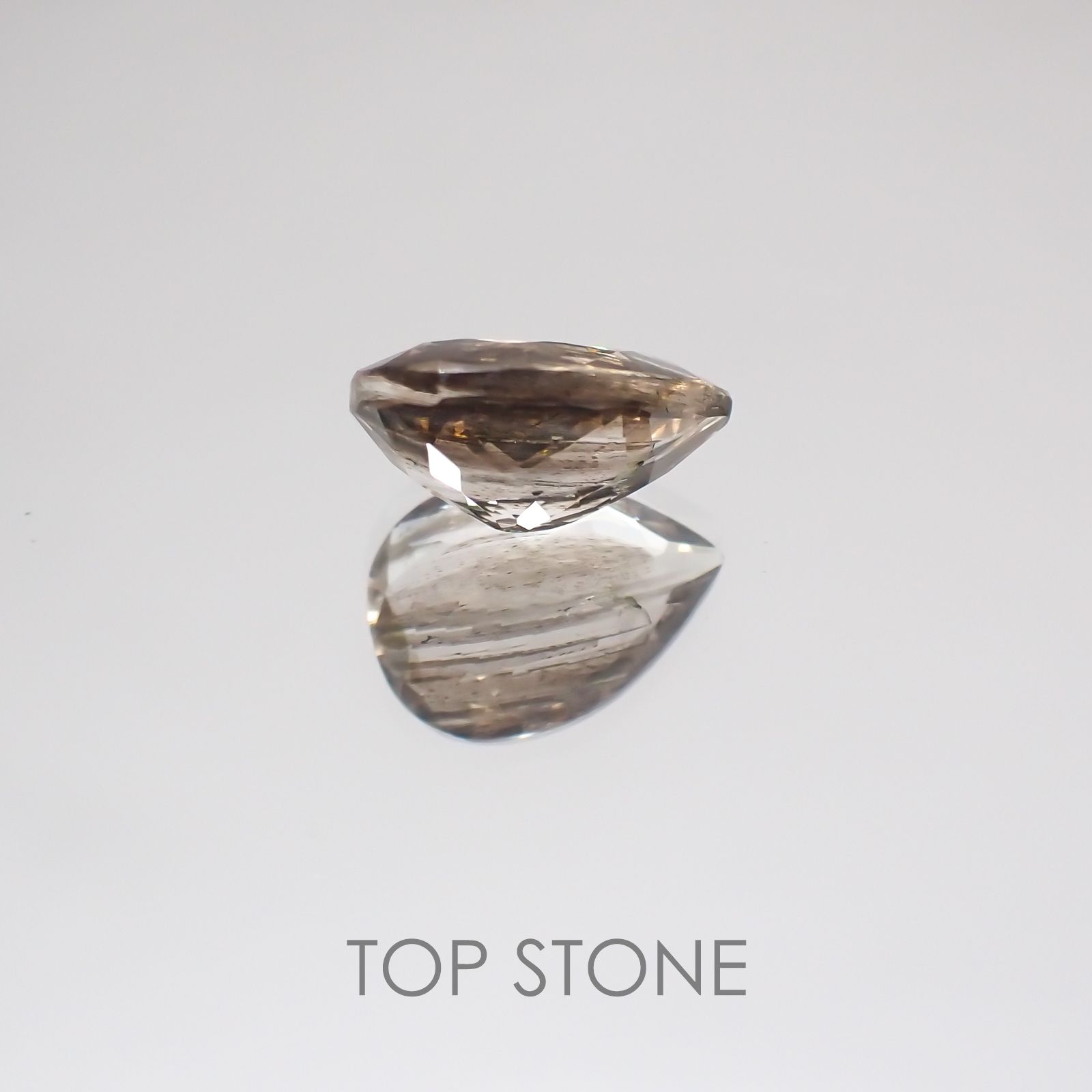 レインボースキャポライト ブラジル産 ルース 2.37ct[21019471]10.9×7.9mm前後