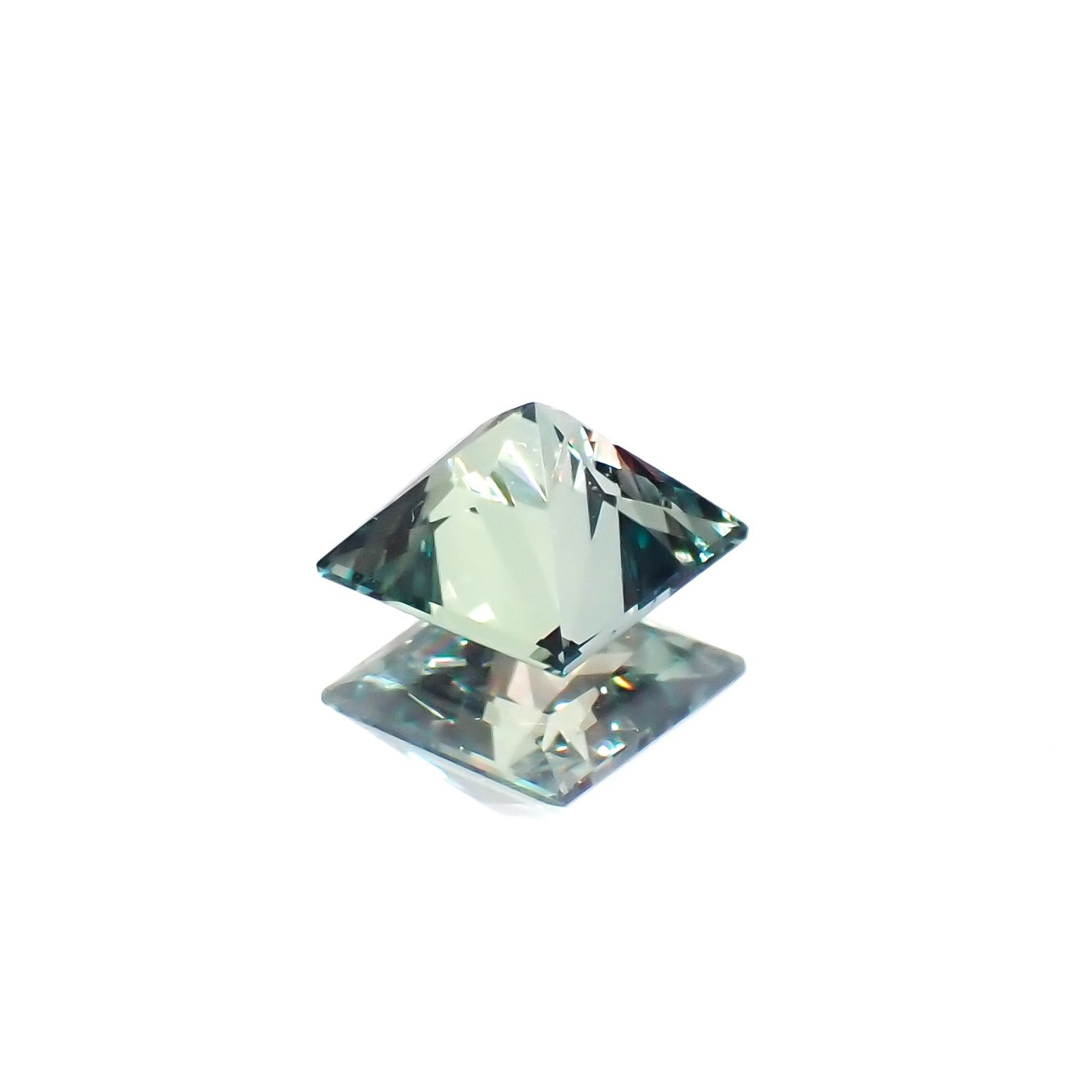 ◇プリンセスカット◇アレキサンドライト(宝石名アレキサンドライト)ブラジル産 0.44ct GIA鑑付[230823158]4.13x4.1mm前後