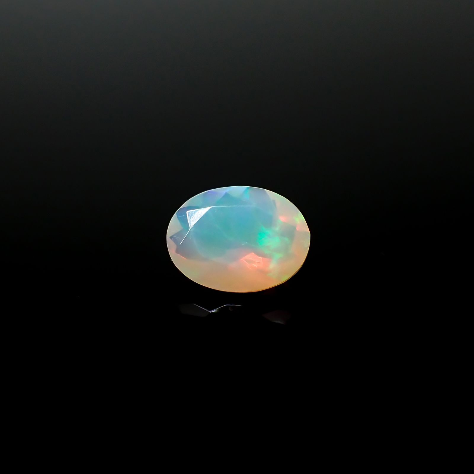 エチオピアオパール エチオピア産 0.57ct[240125323]7.8x6mm前後