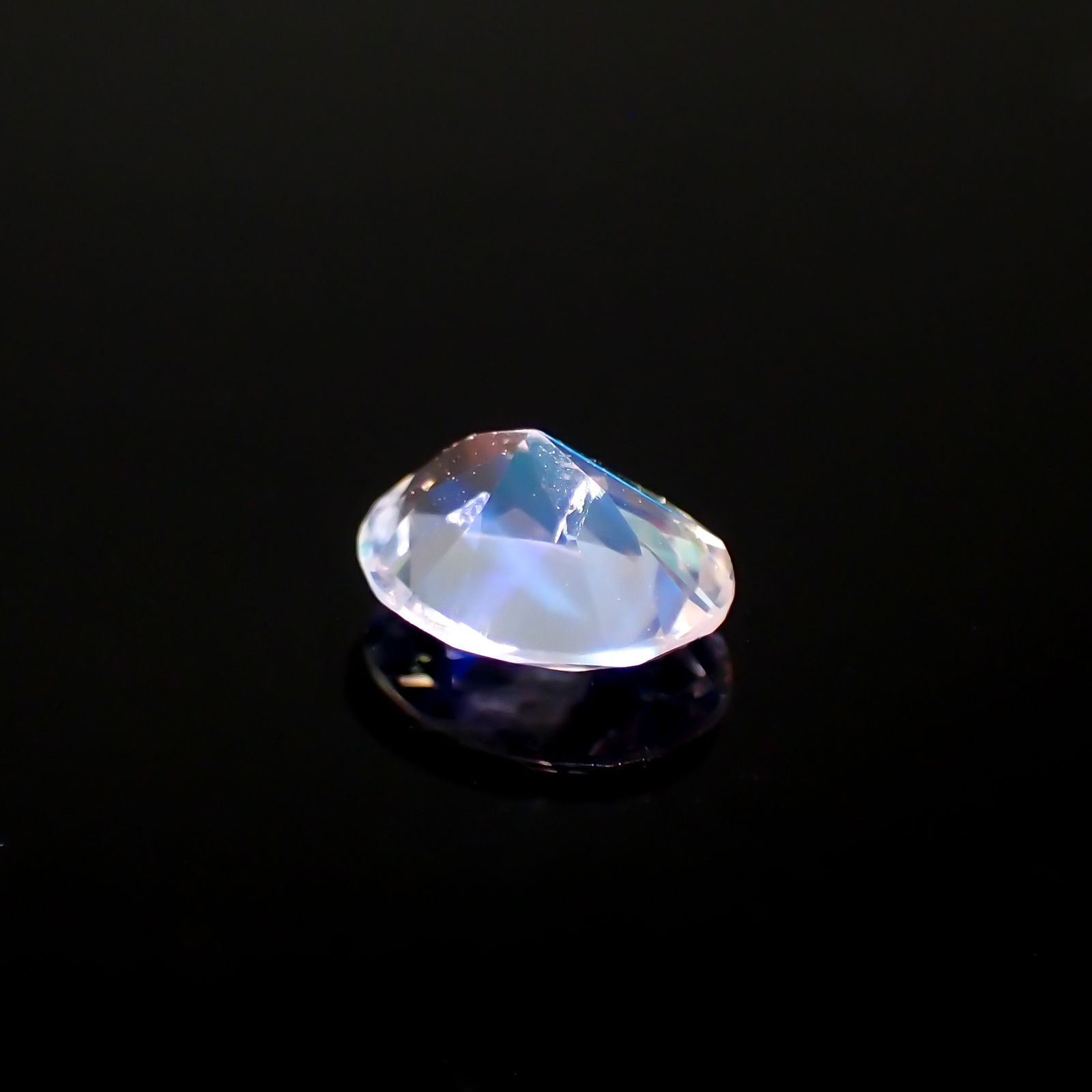 レインボームーンストーン タンザニア産 0.52ct[231023574]6.2x5mm前後