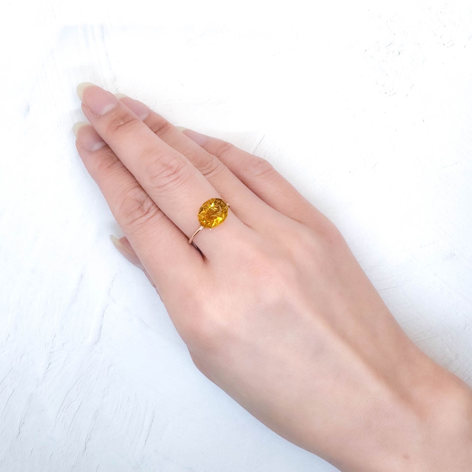 ◇コンケーブカット◇シトリン ブラジル産 2.14ct / 10.3x8.3mm前後 [251231393]