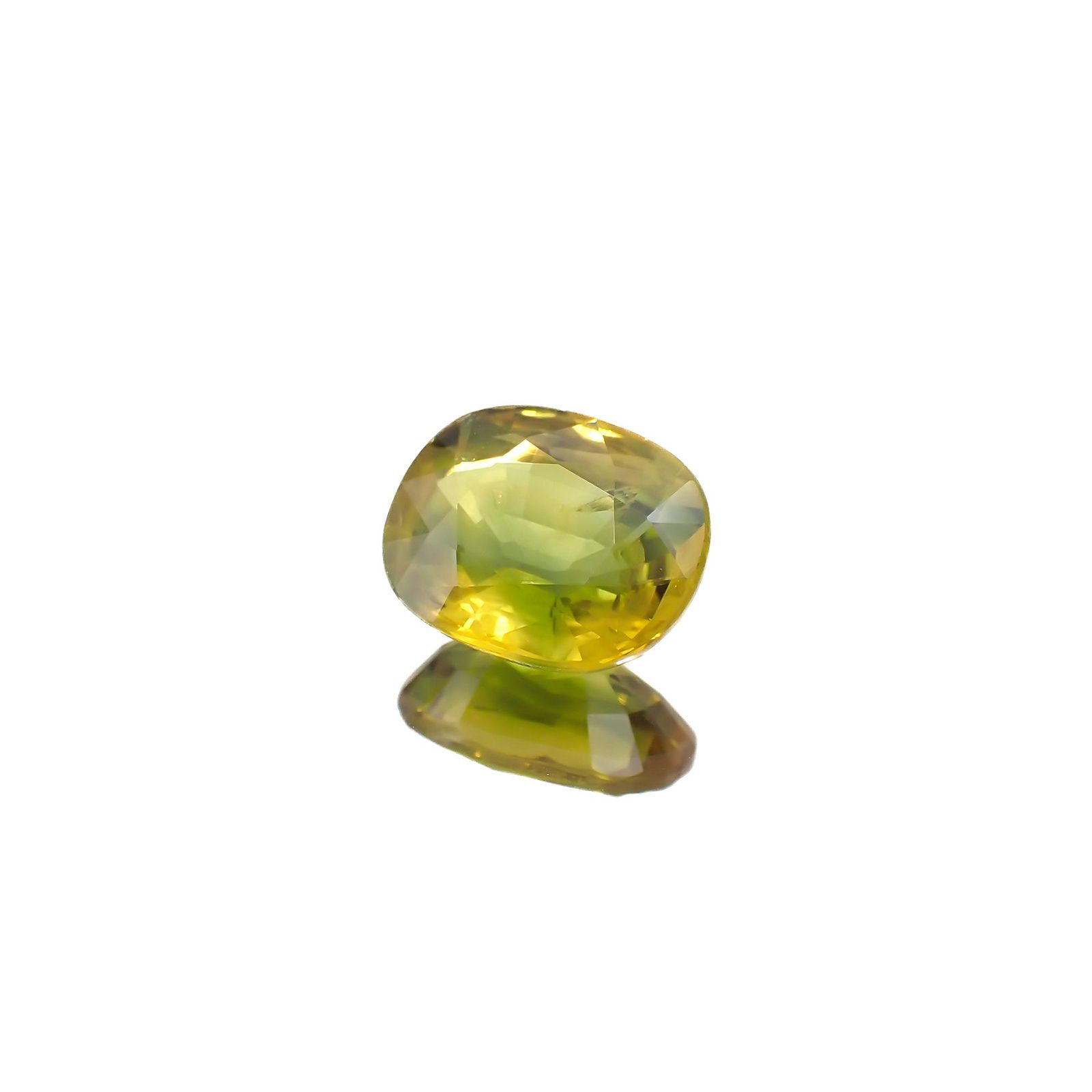 パーティカラーサファイア(宝石名パーティカラード・サファイア)タイ産 4.64ct 識別済[220717133]11.2x9mm前後
