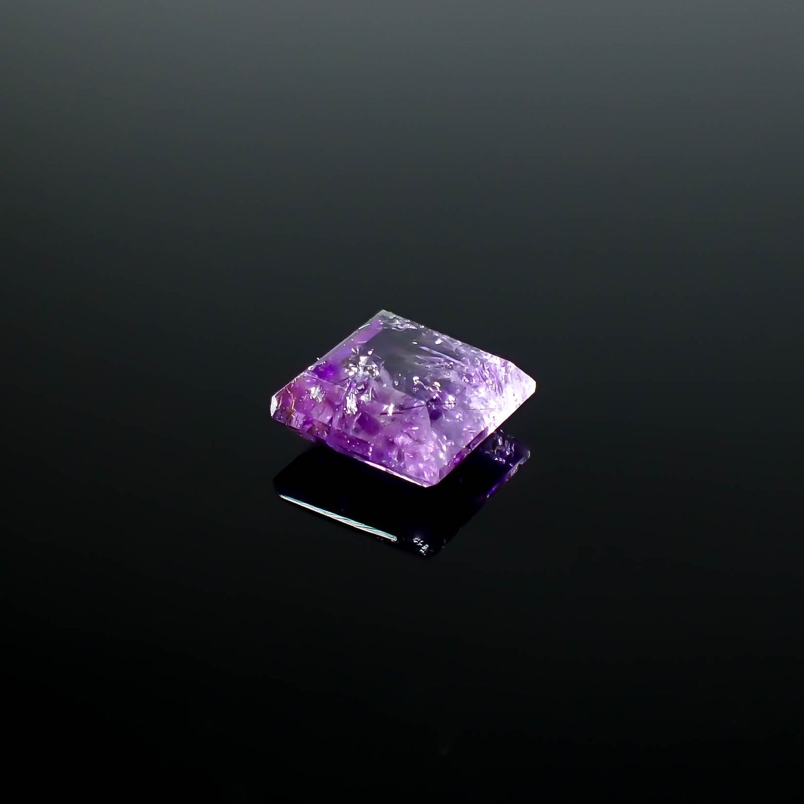 ◇リバーシブル◇アメジストエレスチャル ブラジル産 2.05ct [250730858]7.7x7.5mm前後